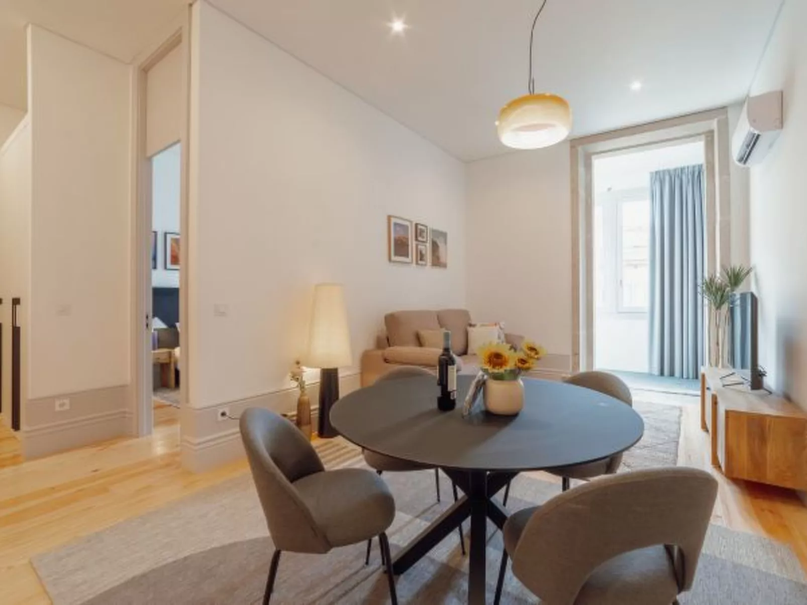 HEART OF PORTO APARTMENT D by VACATIONY - Binnen