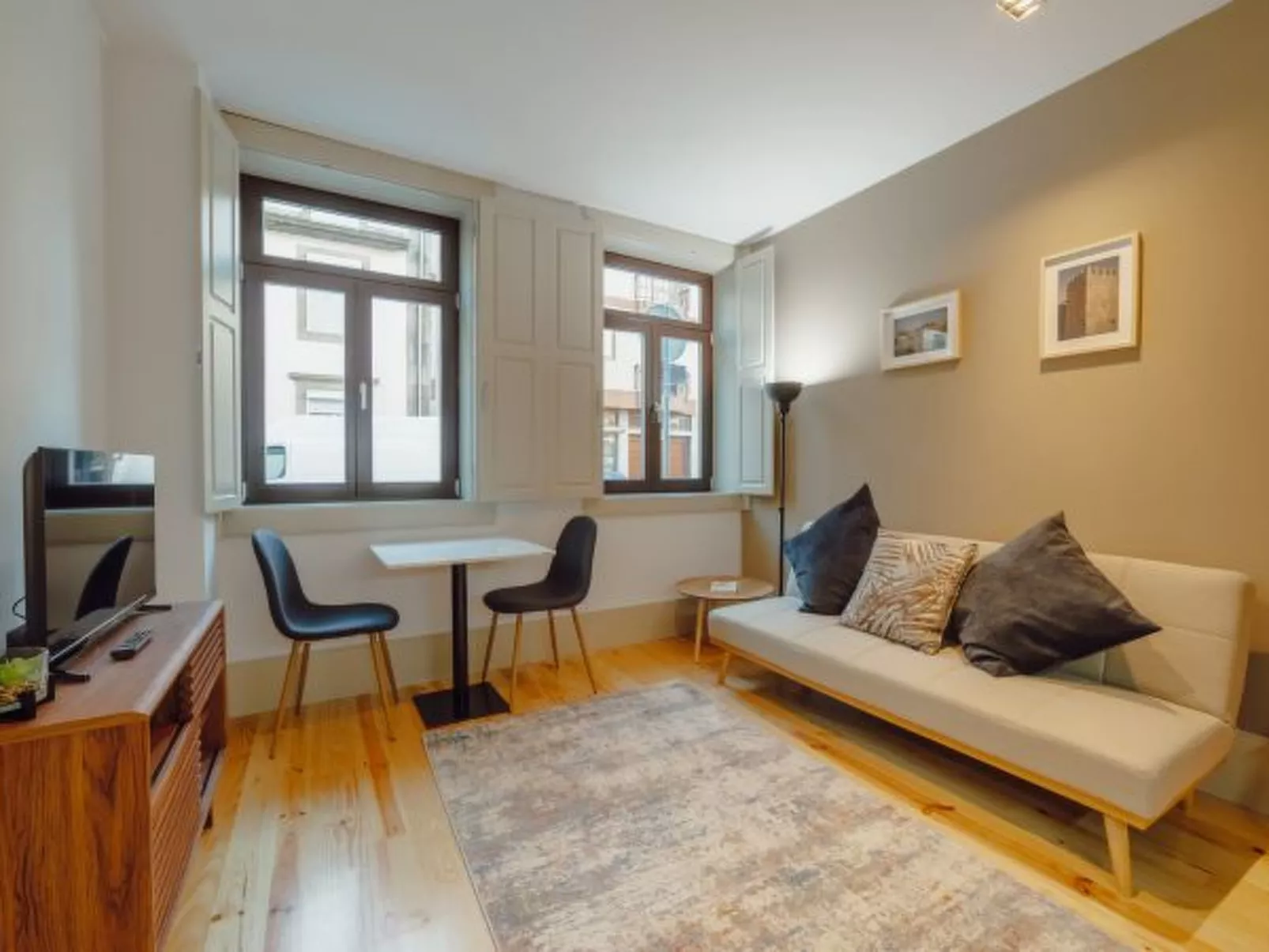 LEGACY OPORTO DESIGN APARTMENT A by VACATIONY - Binnen