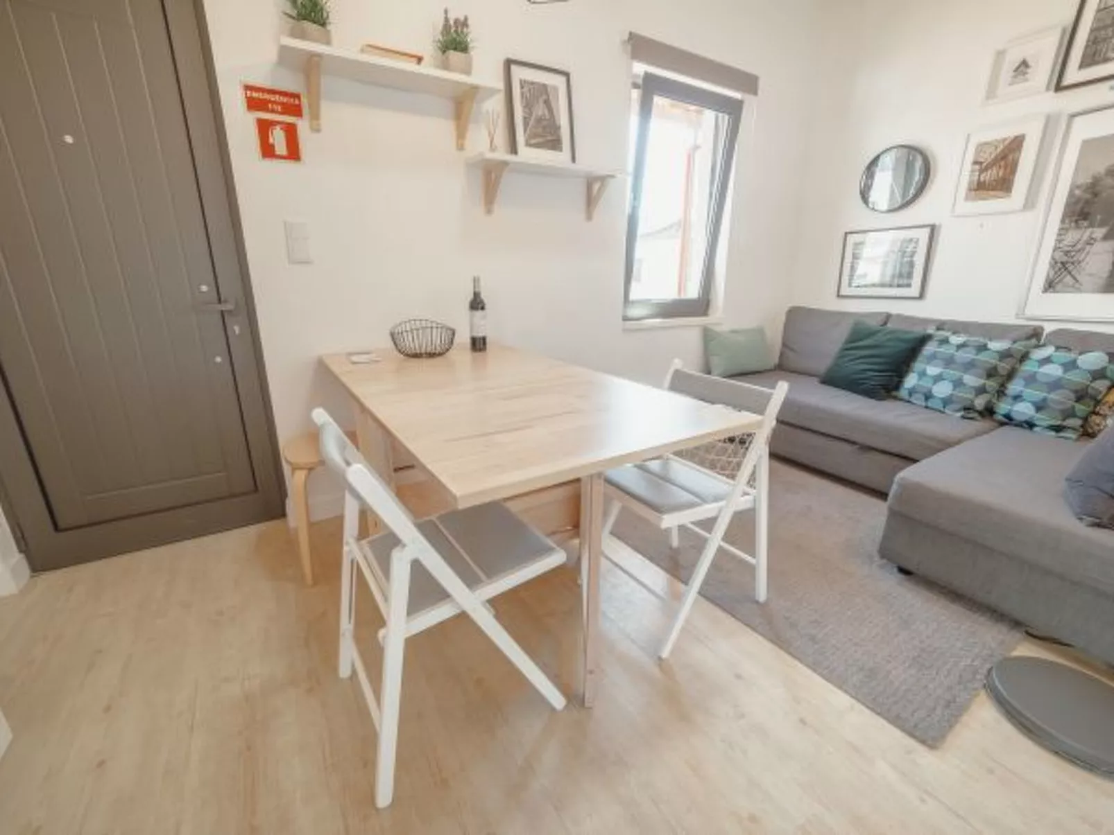 MEZZANINE STYLISH APARTMENT U by VACATIONY - Binnen