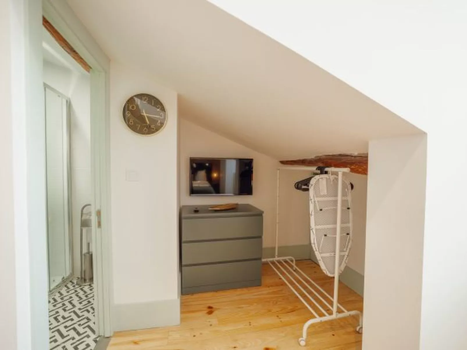 DOWNTOWN SUITE F by VACATIONY - Binnen