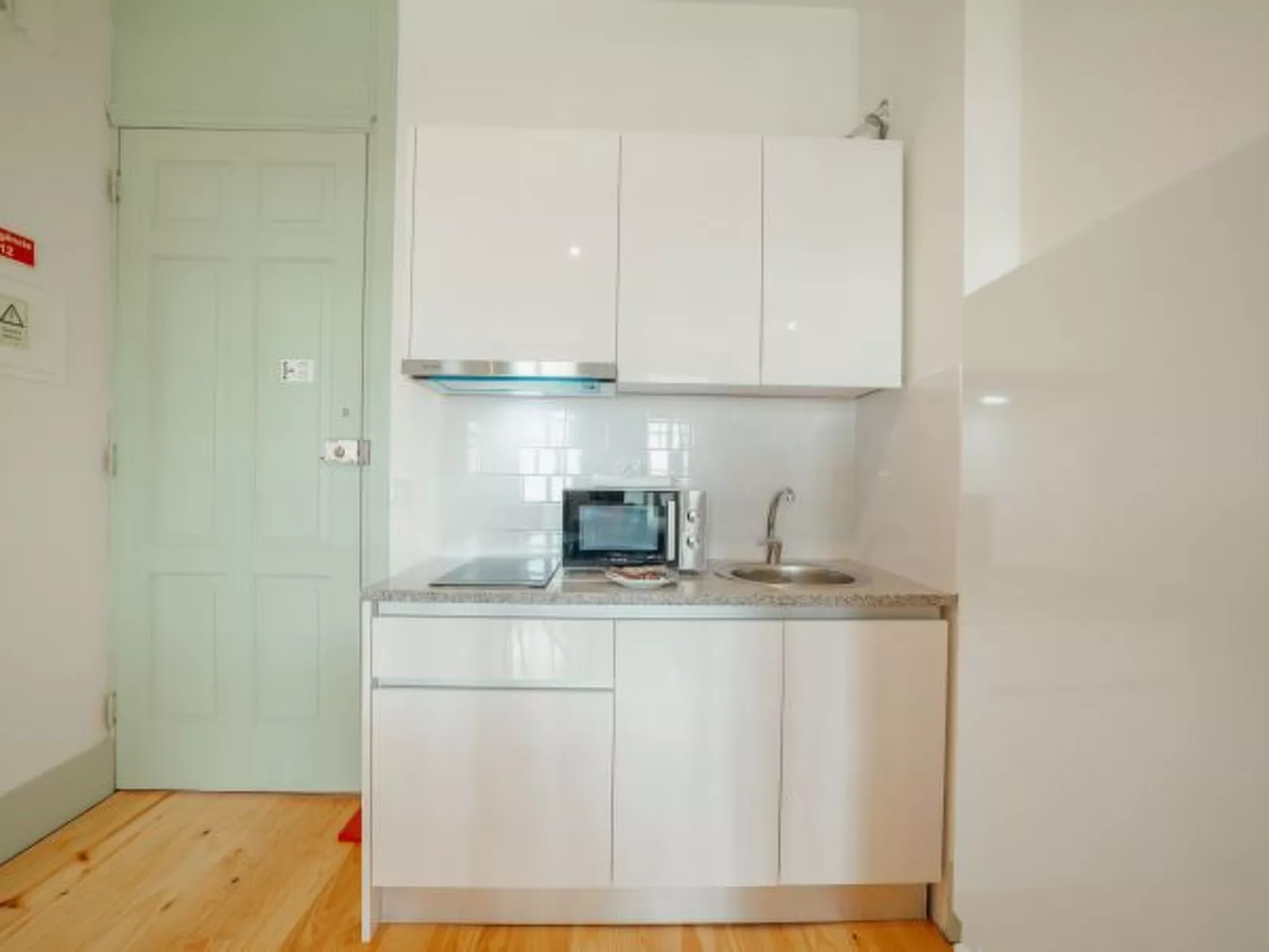 DOWNTOWN SUITE D by VACATIONY - Binnen