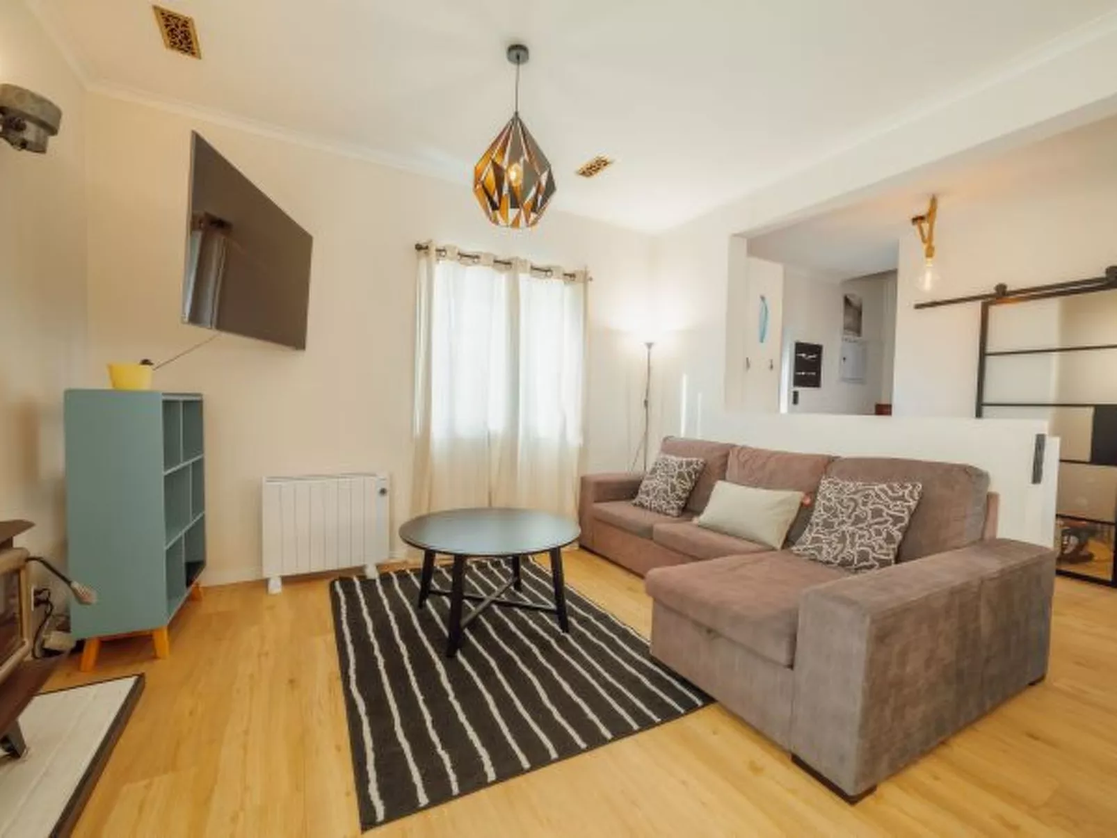 CASA DAS ORQUIDEAS by VACATIONY - Binnen