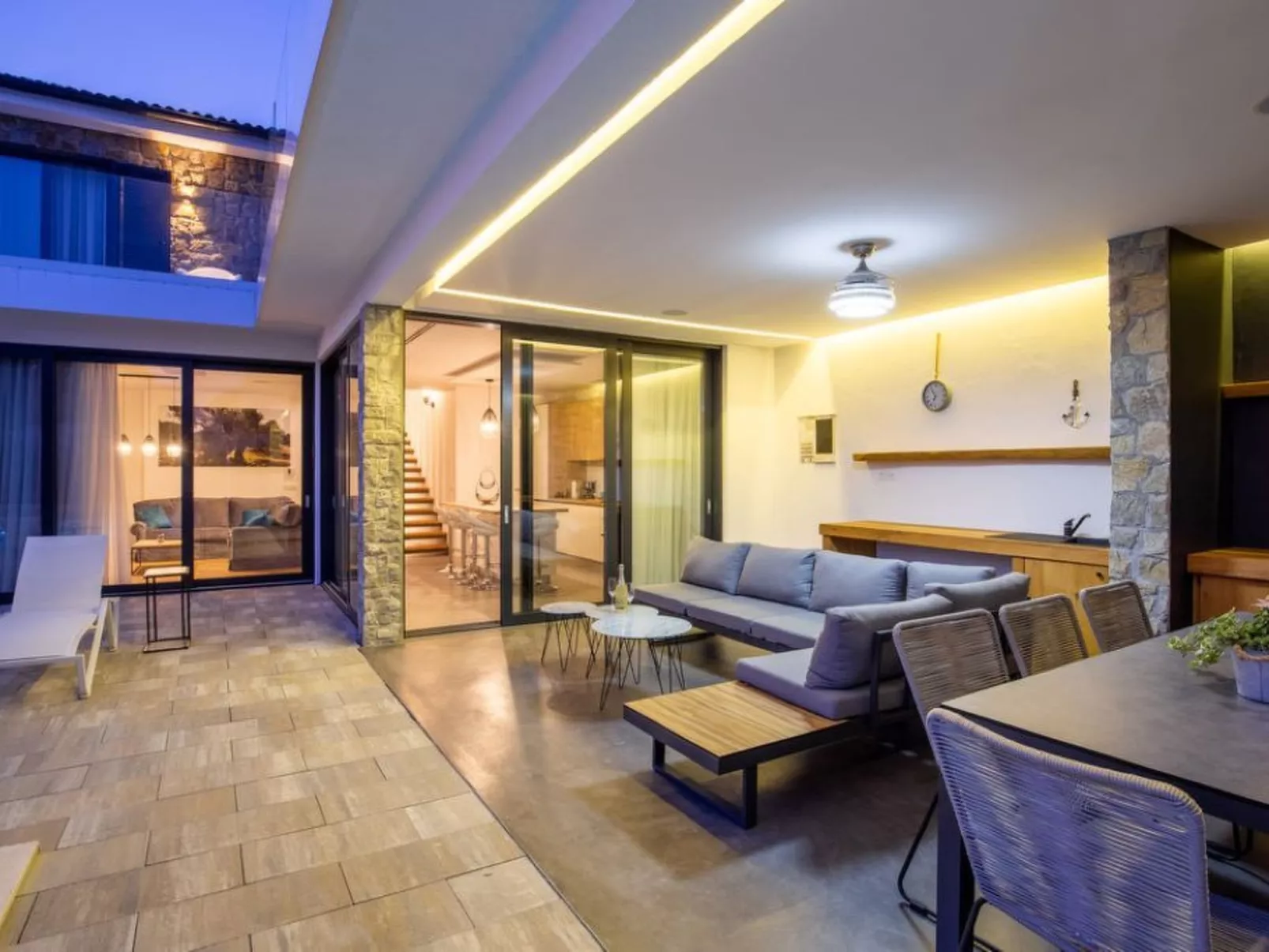 Holiday Home Oblica - Binnen