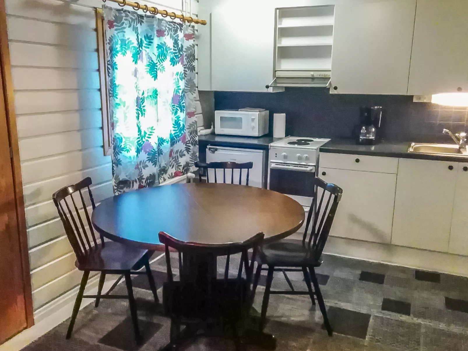 Kulta-käkönen 6 by bomba - Binnen