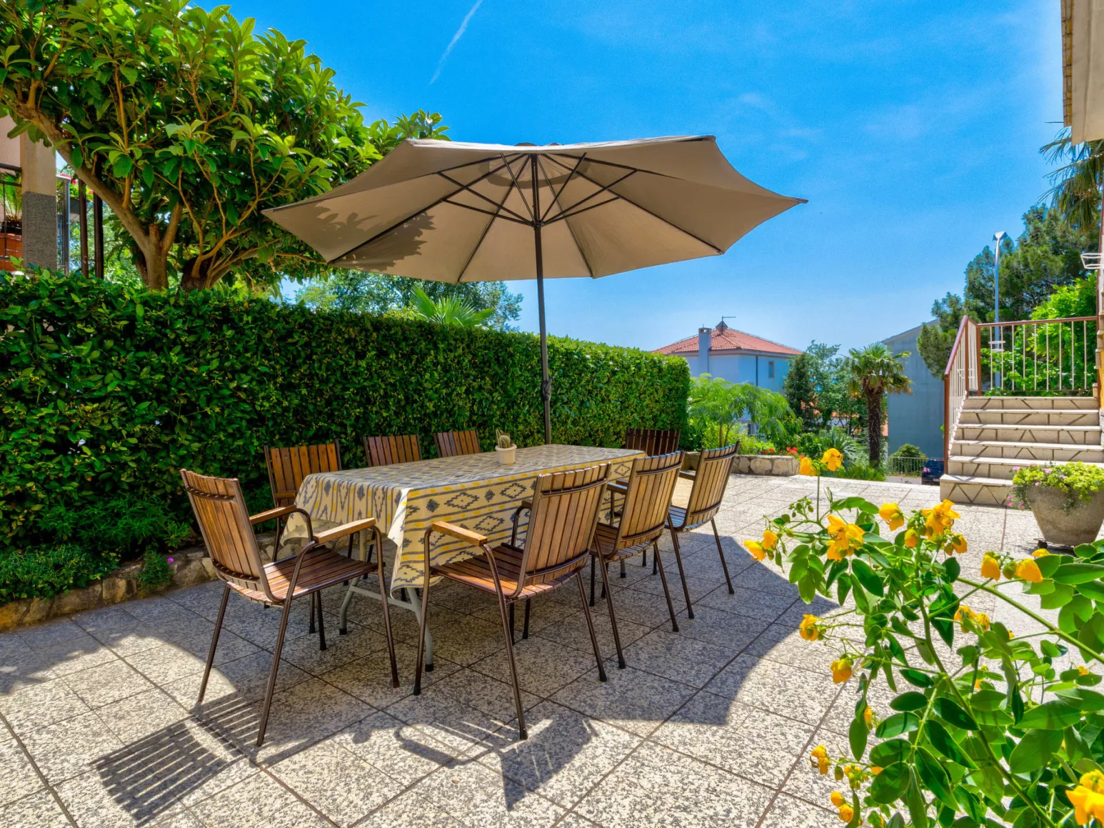 BLAZI / HR-02175-01 - Image-tags.info