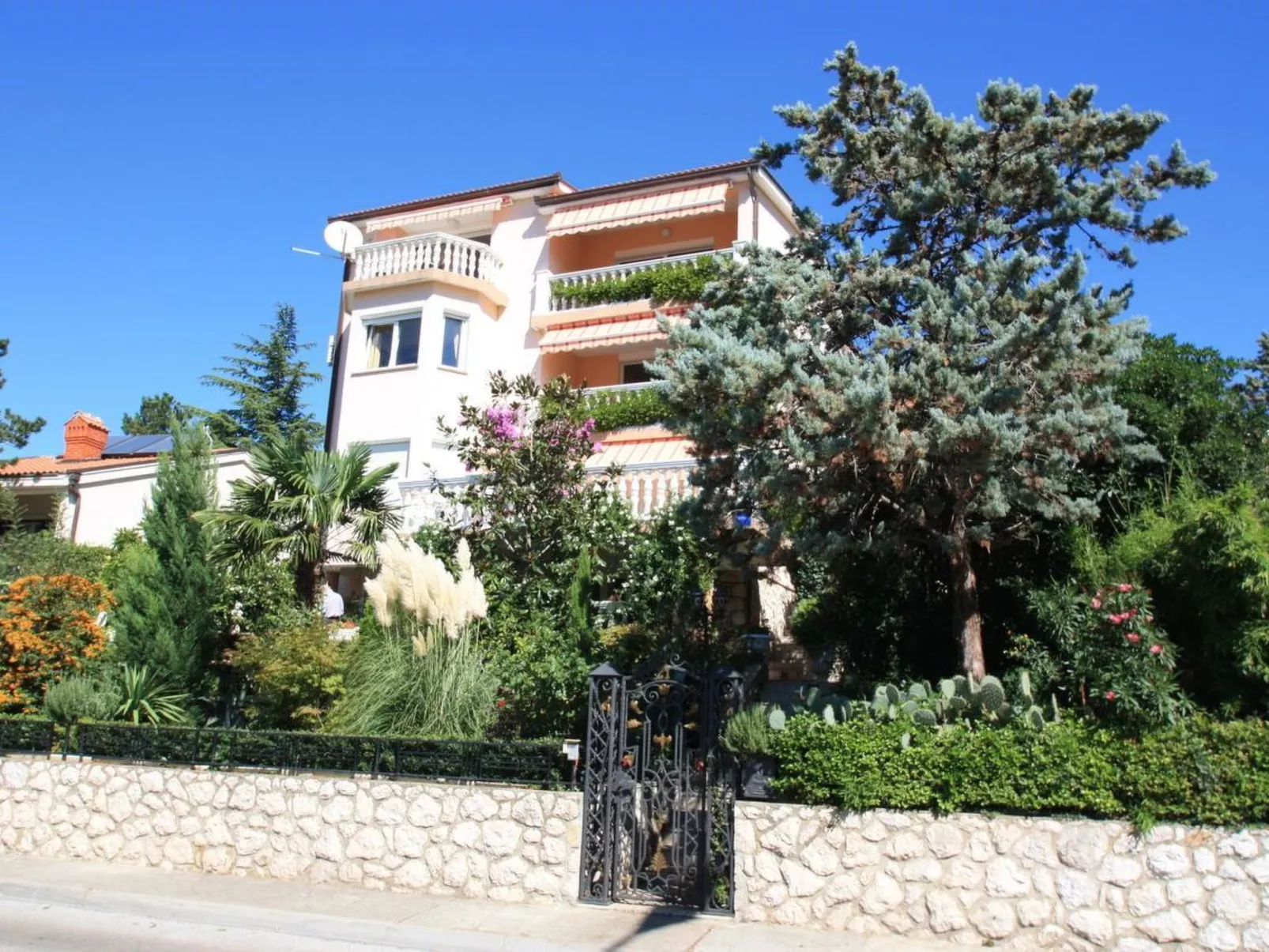 VILLA MANDICA 1 / HR-02469-01 - Image-tags.info