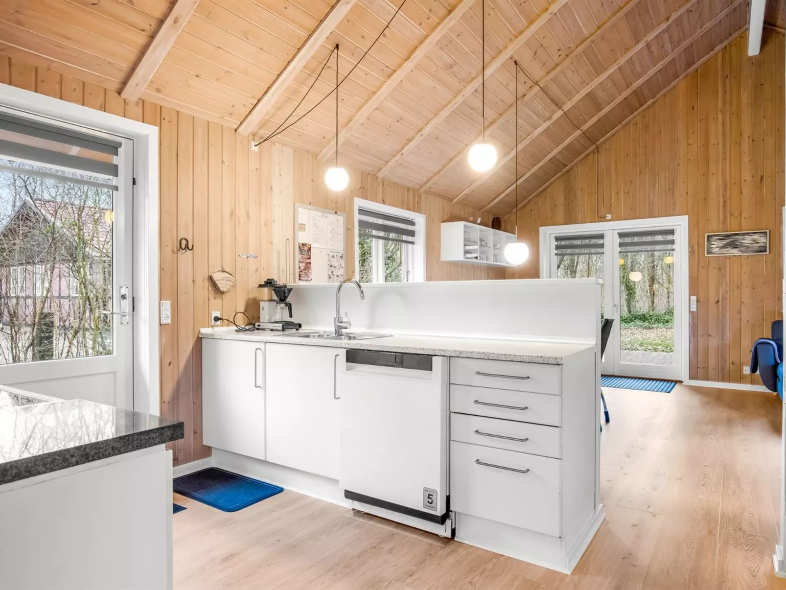 "Heina" - 25km from the sea - Binnen