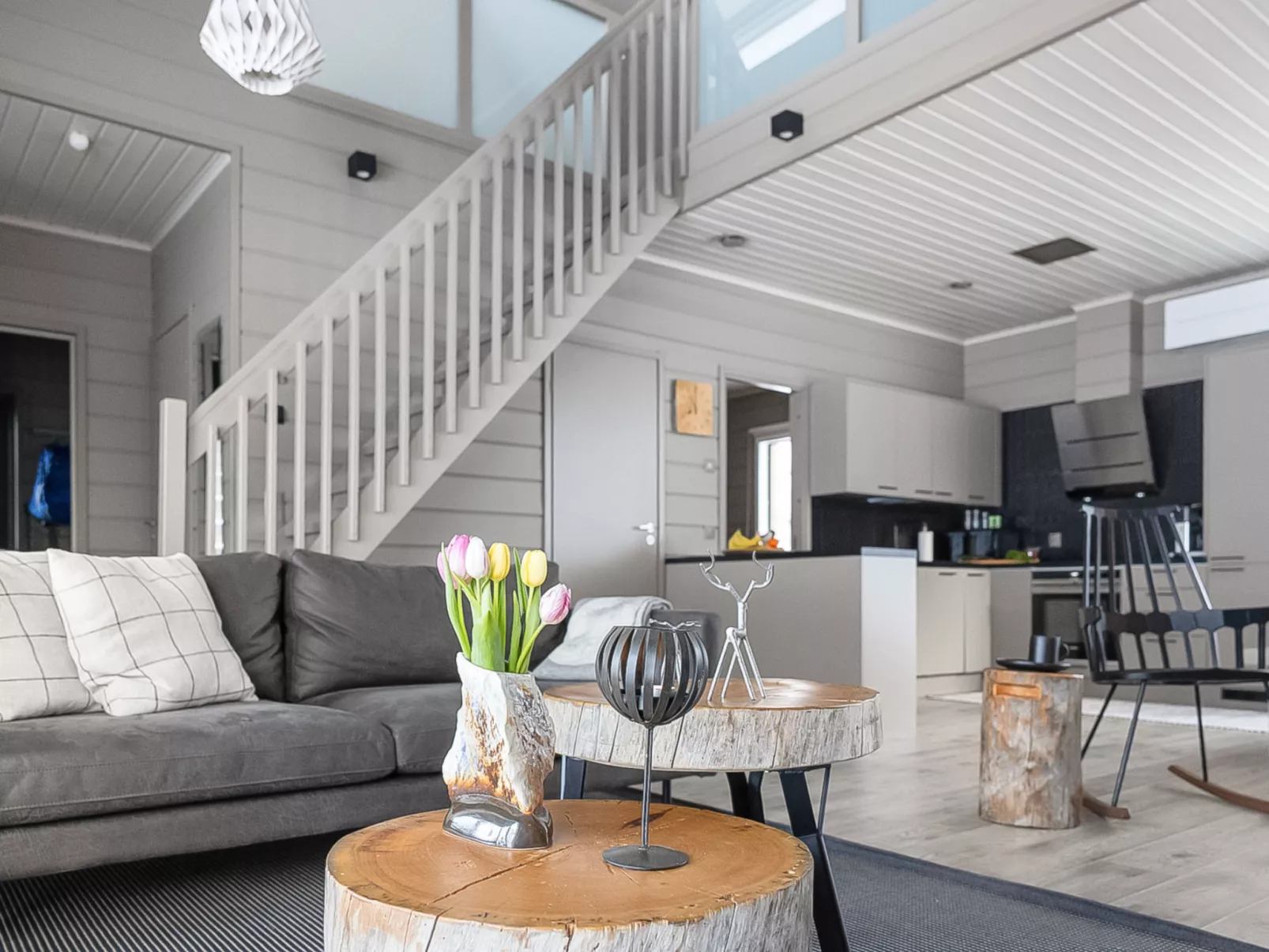 Loma-saaga 3 - Binnen