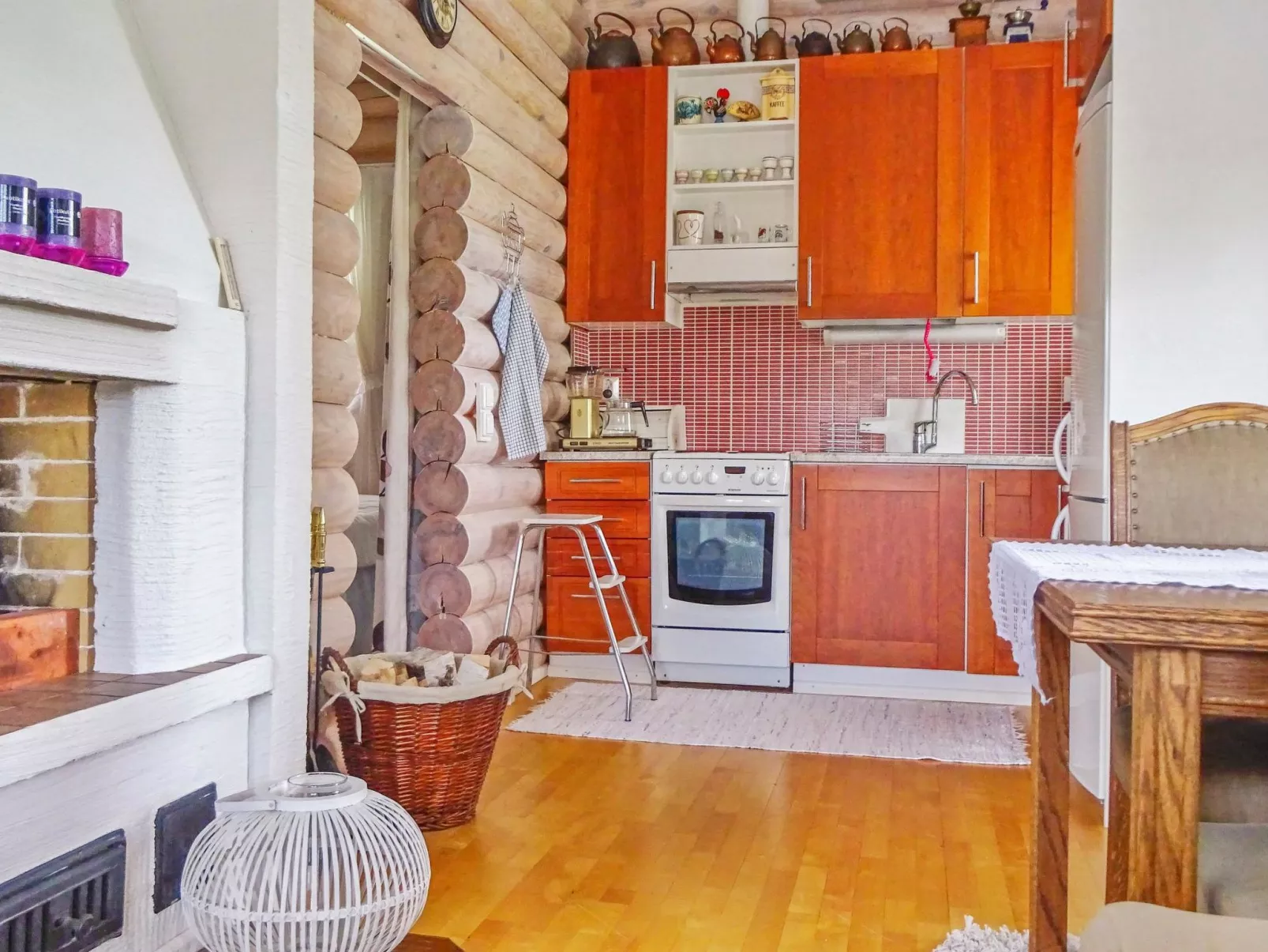 Käpälysmökki - Binnen