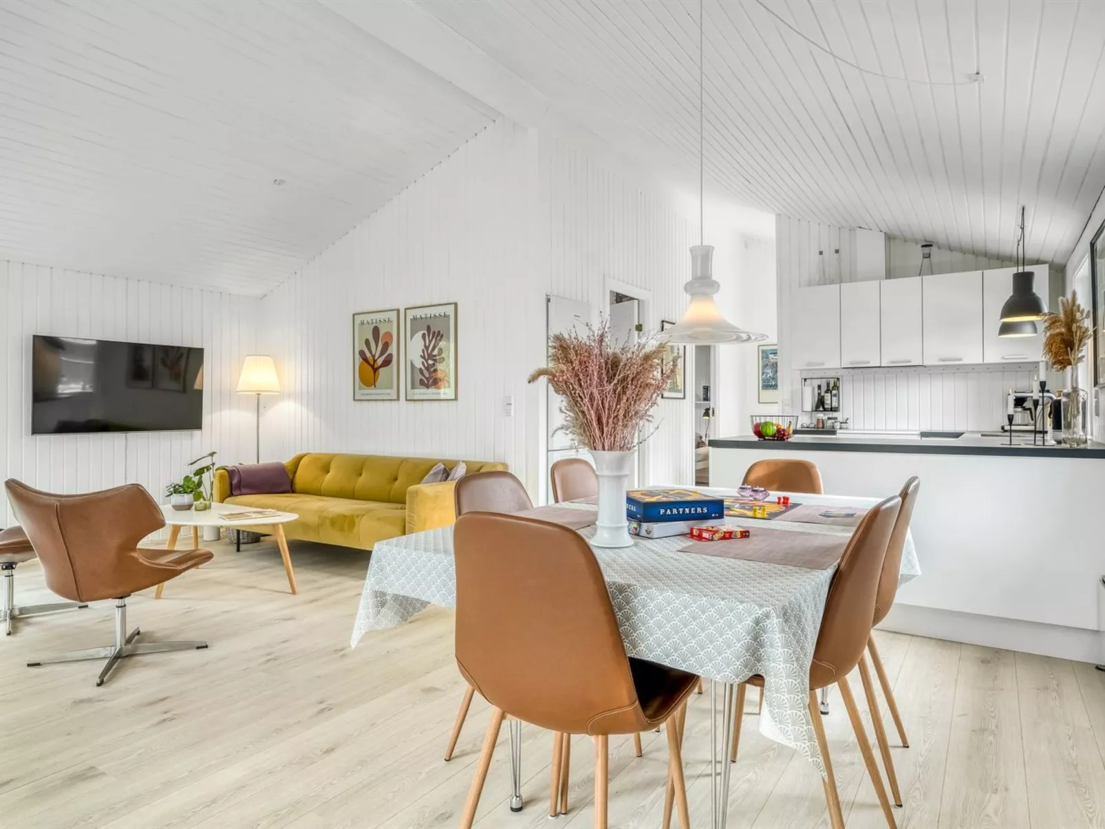 "Annamie" - 1.8km from the sea - Binnen