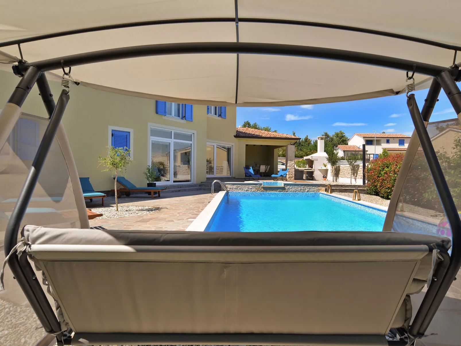 Villa 1519 - Image-tags.info