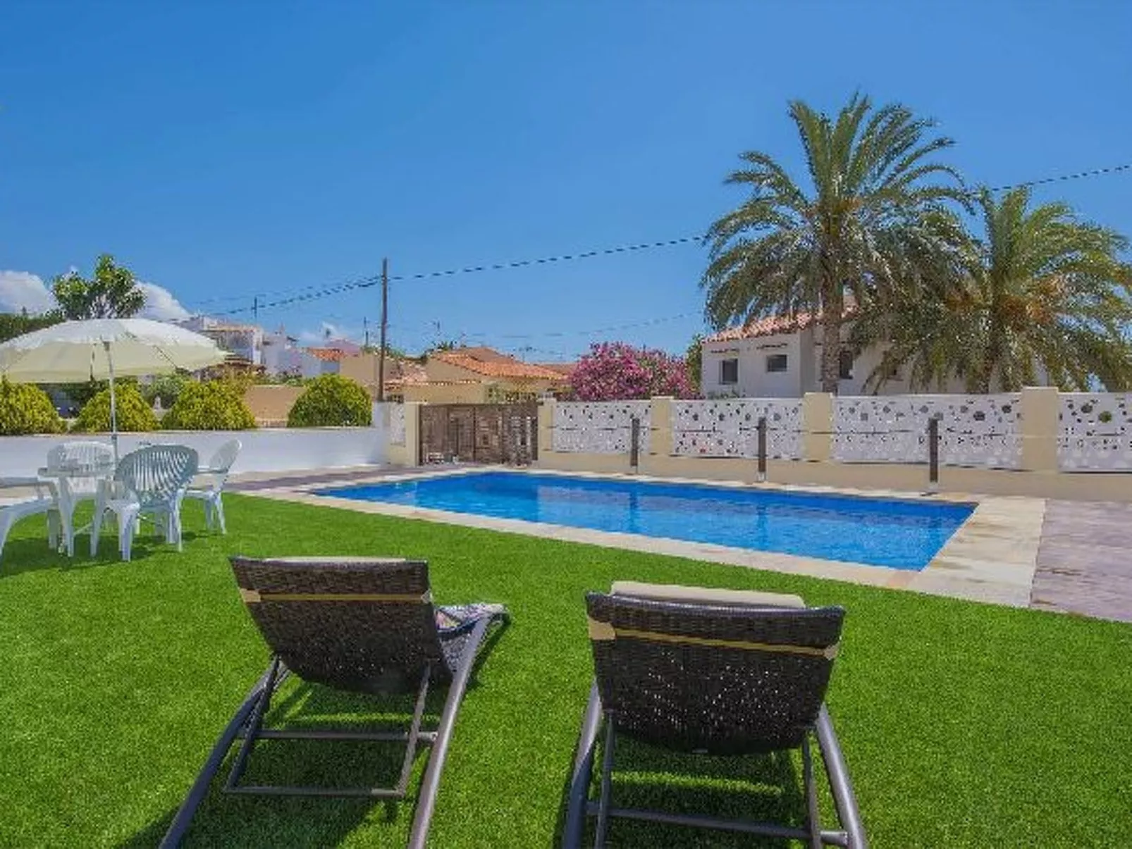 Villa Neus - PlusHolidays - Image-tags.info