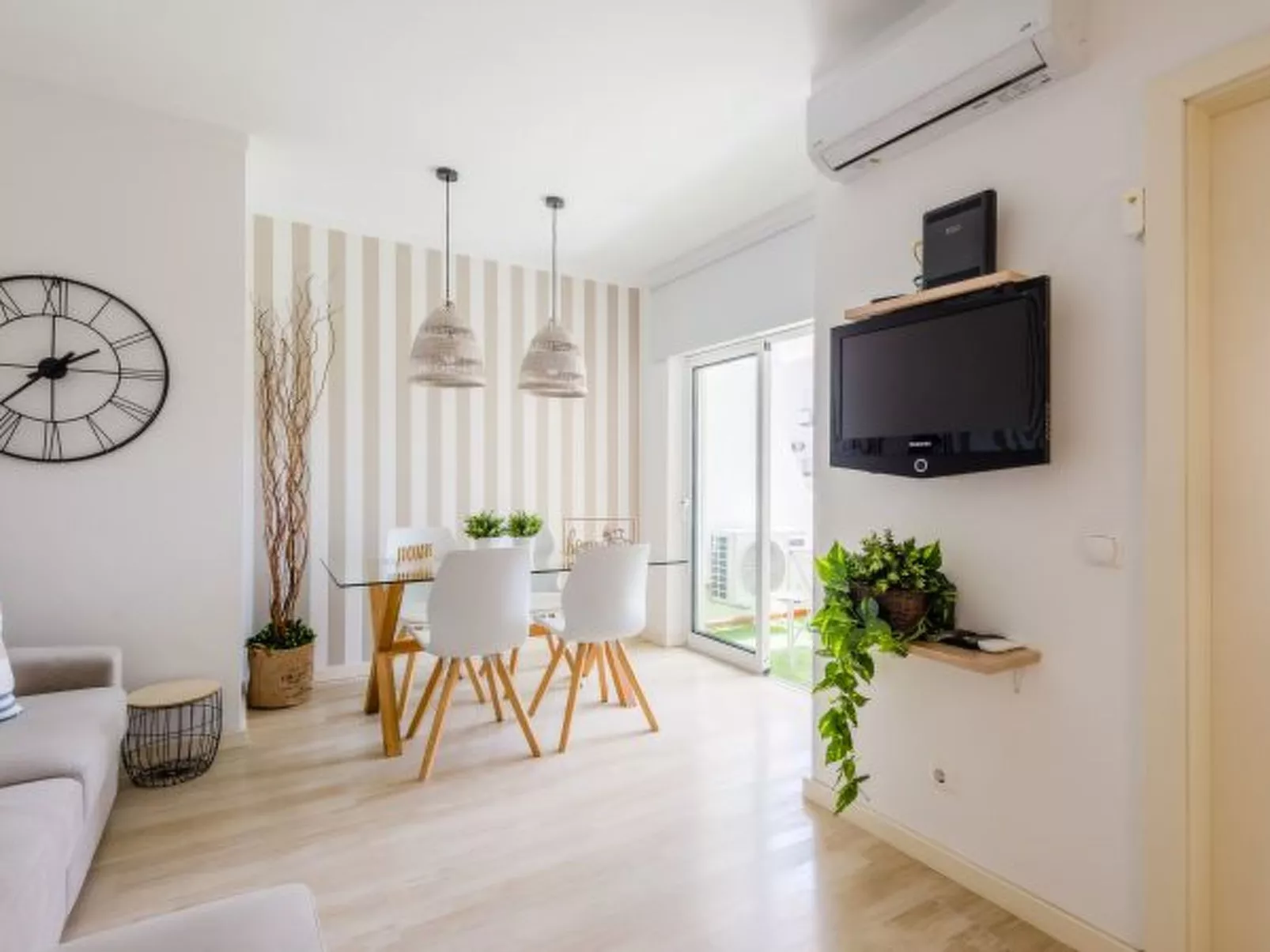 Alfamar Apartment at Praia da Falesia - Binnen