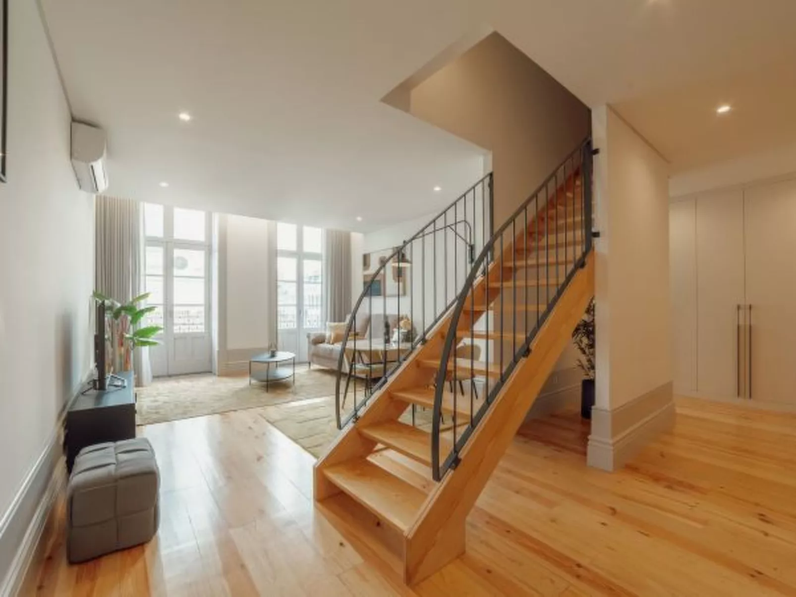 HEART OF PORTO APARTMENT E DUPLEX by VACATIONY - Binnen