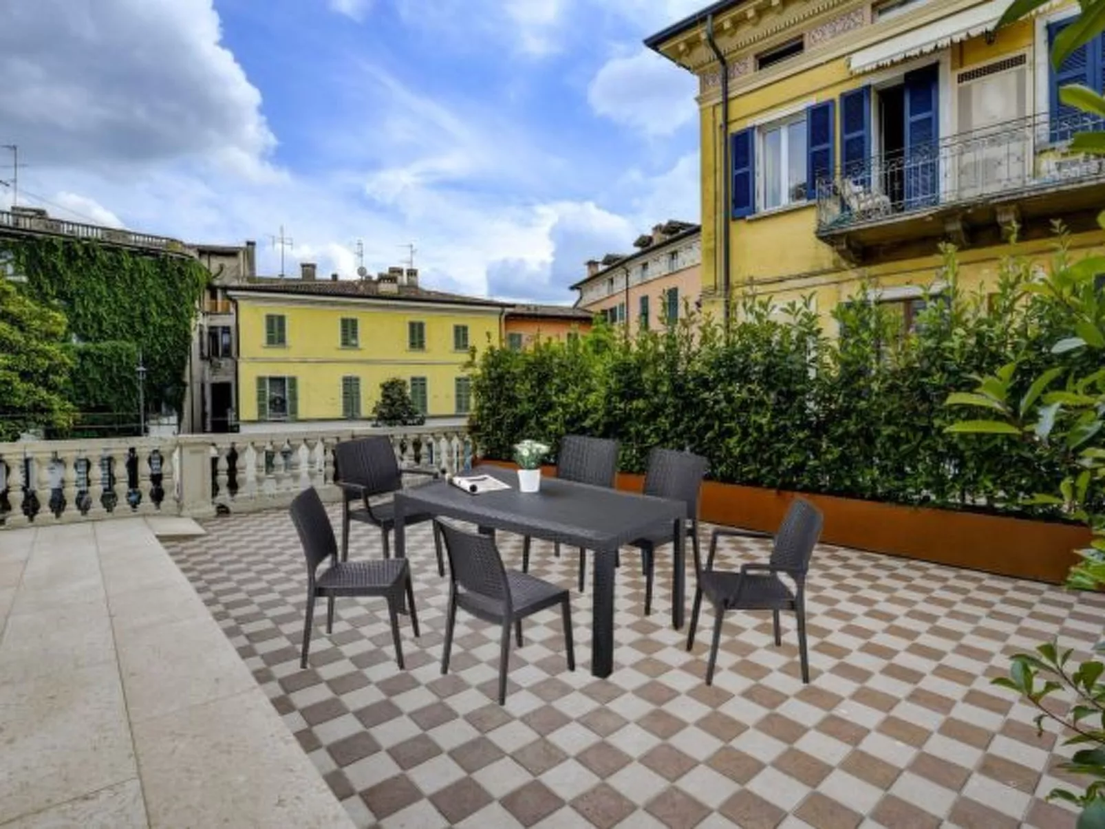 Desenzanoloft Palazzo Visconti - Garda Chiaretto - Image-tags.info