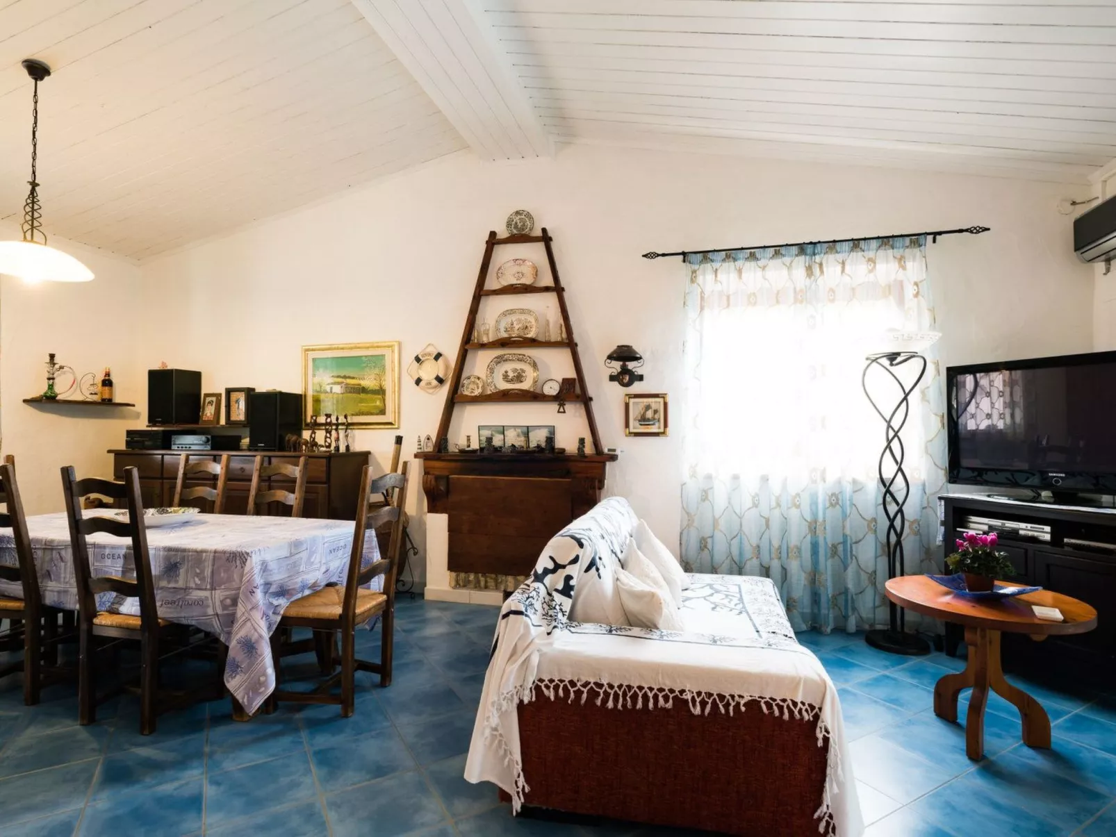 Haus in Calasetta mit Grill und Garten - Binnen