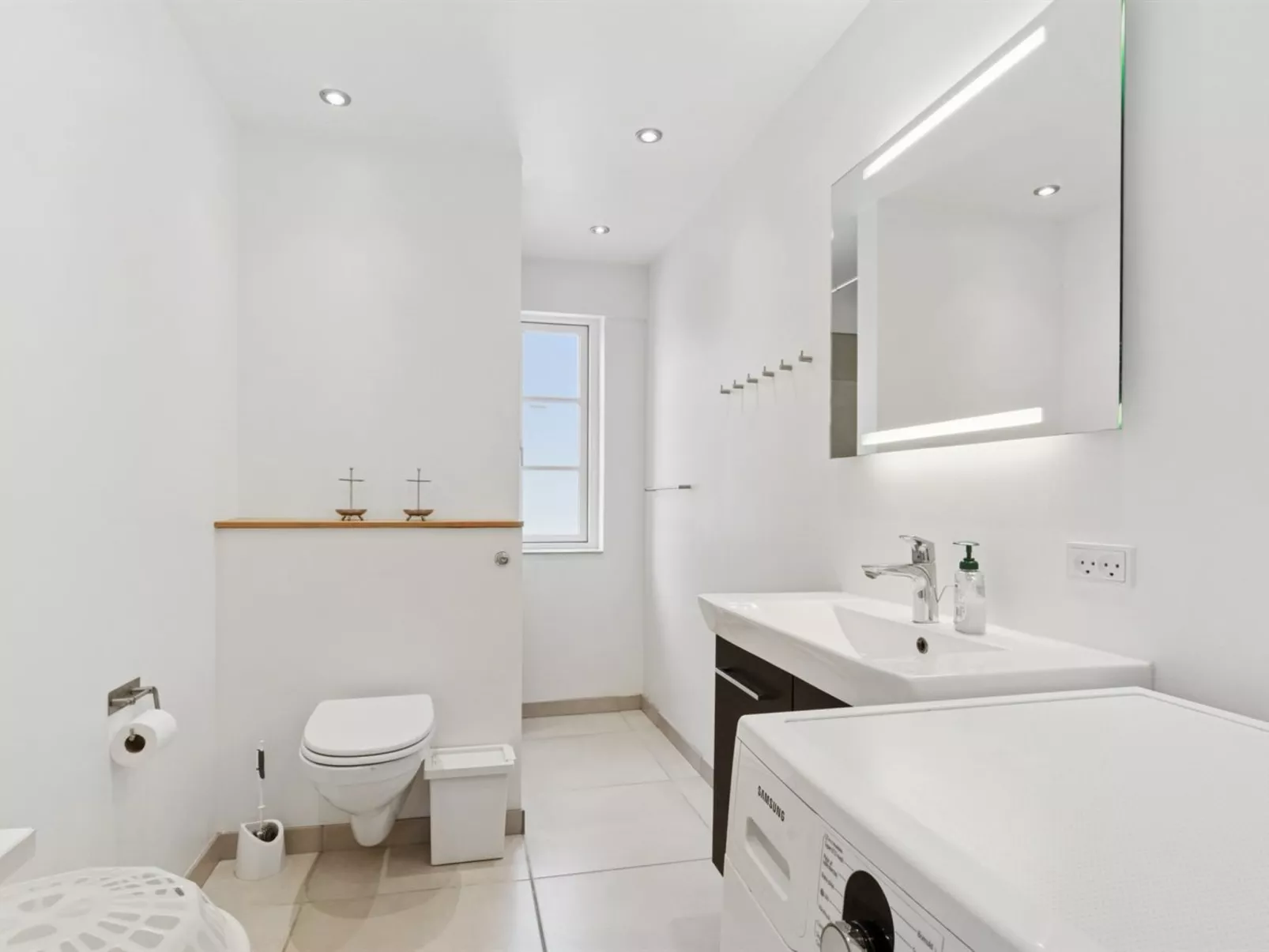 "Siegfried" - 100m from the sea - Binnen