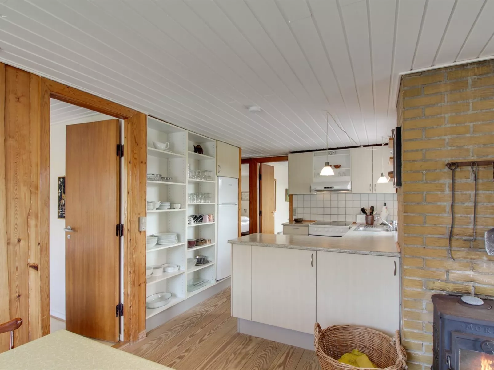 "Monna" -  from the sea - Binnen