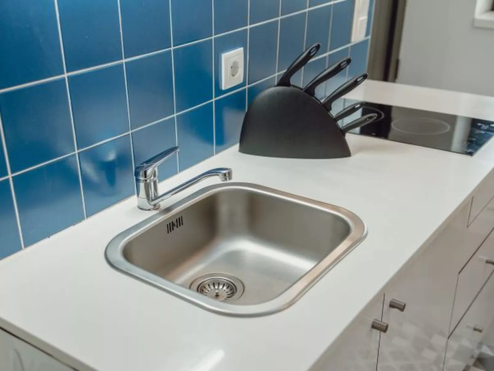 MEZZANINE STYLISH APARTMENT H by VACATIONY - Binnen