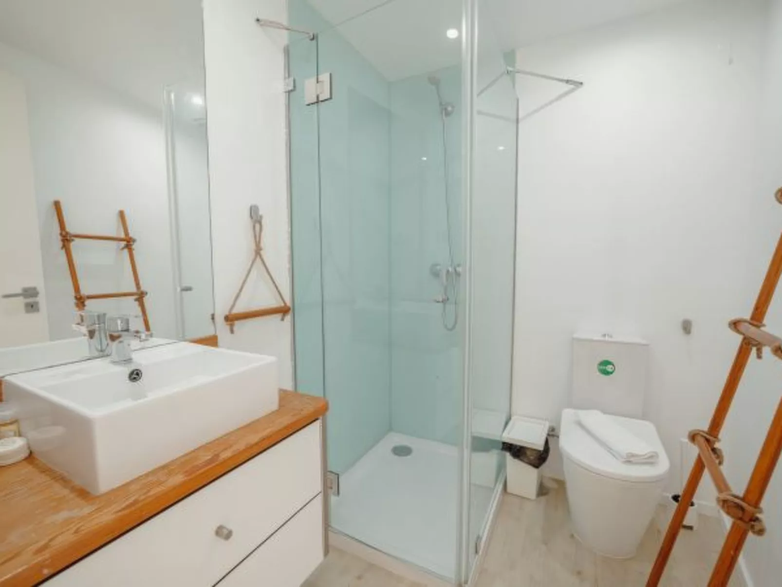 MEZZANINE STYLISH APARTMENT P by VACATIONY - Binnen