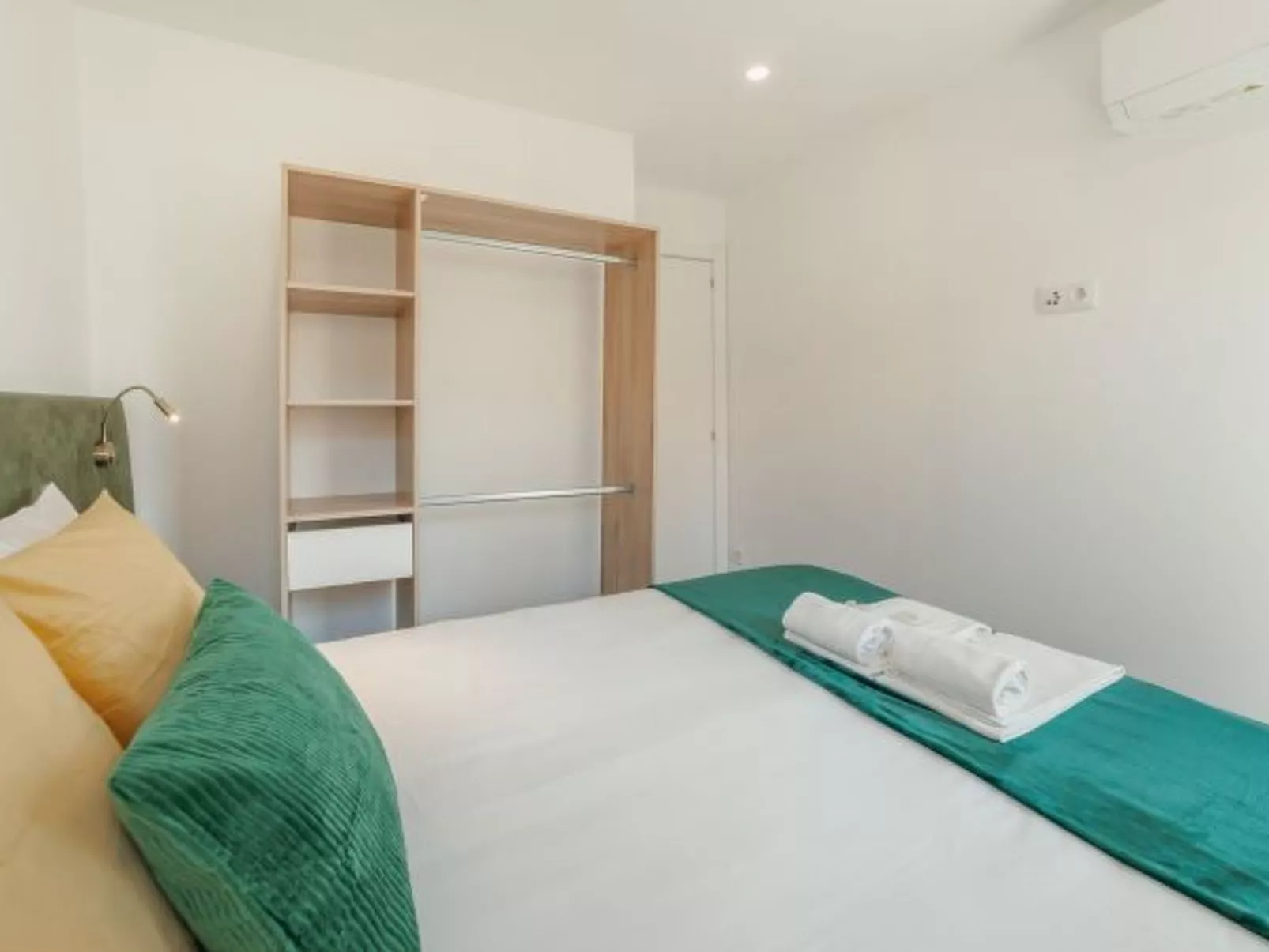 LAPA STYLISH APARTMENT B WITH TERRACE by VACATIONY - Binnen