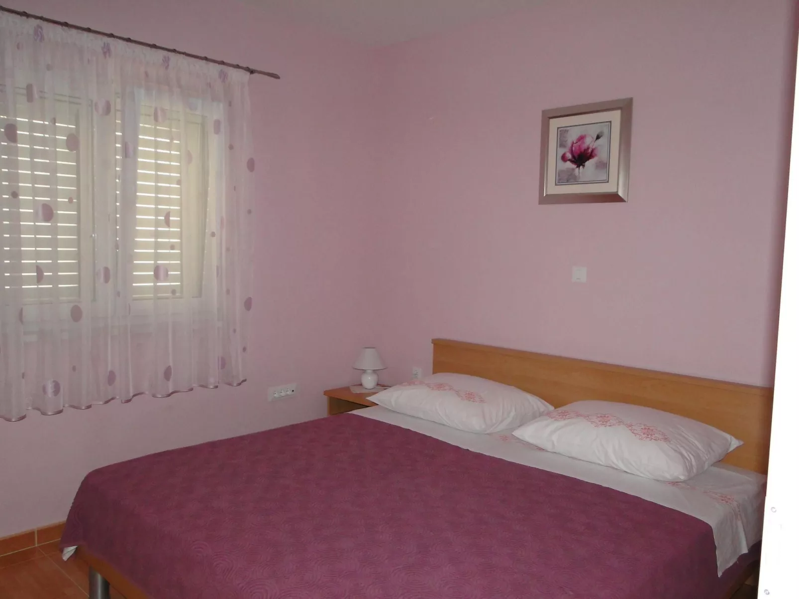 "Asia 2" mit Blick auf das Wasser - Binnen