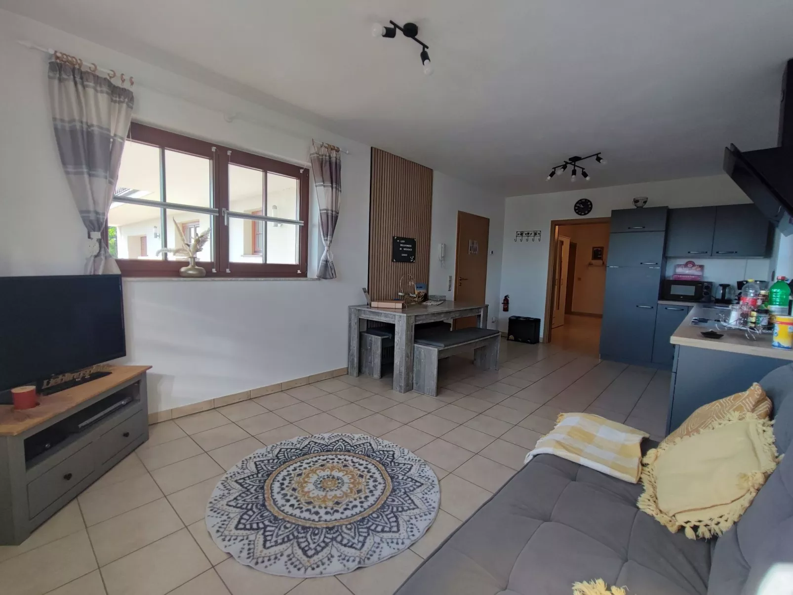 Look wide - Image-tags.info