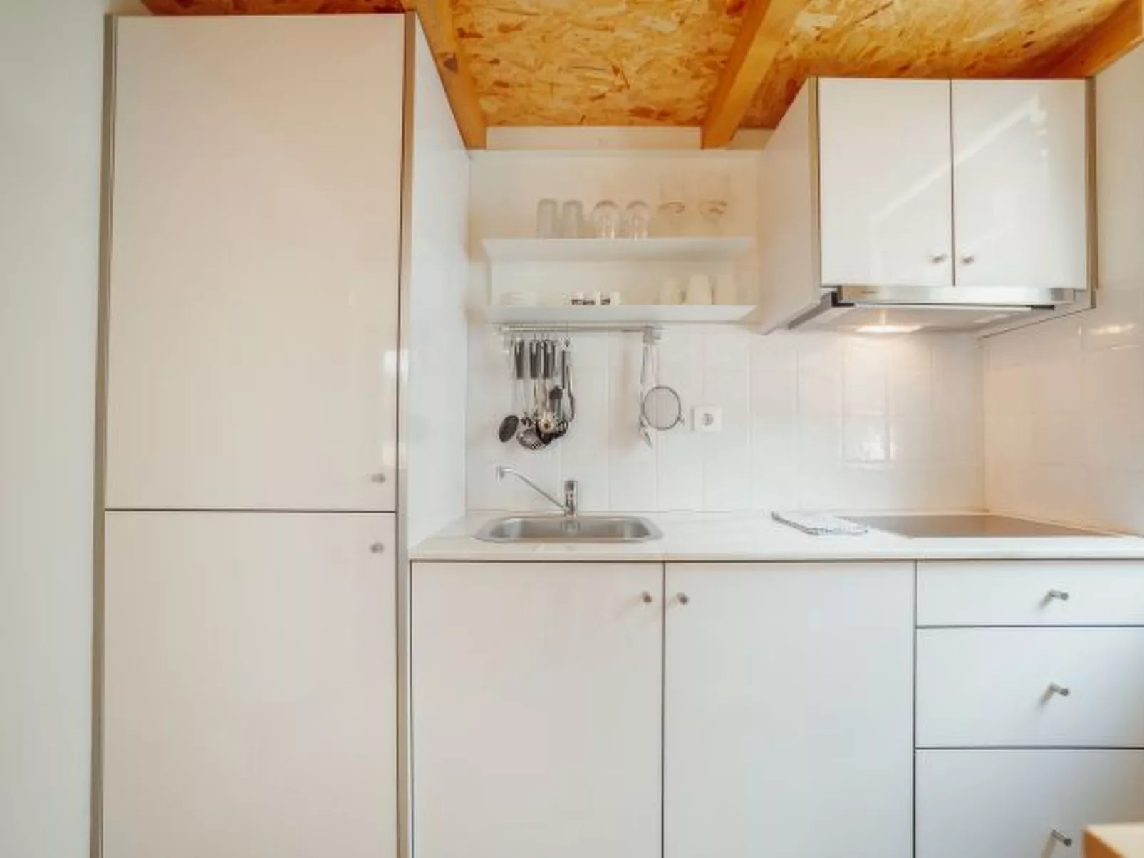 MEZZANINE STYLISH APARTMENT Q by VACATIONY - Binnen