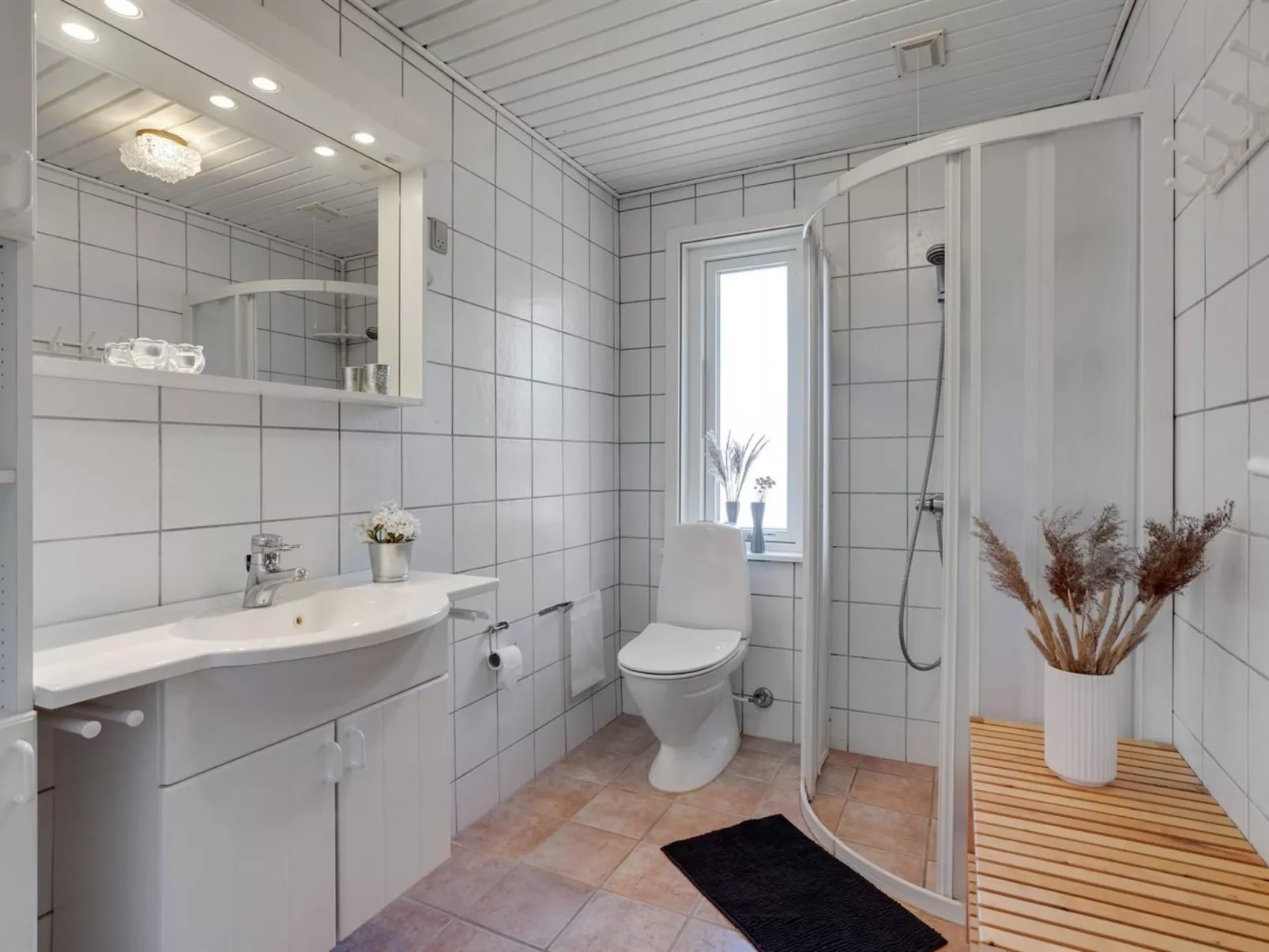 "Fredrikke" - 50m from the sea - Binnen