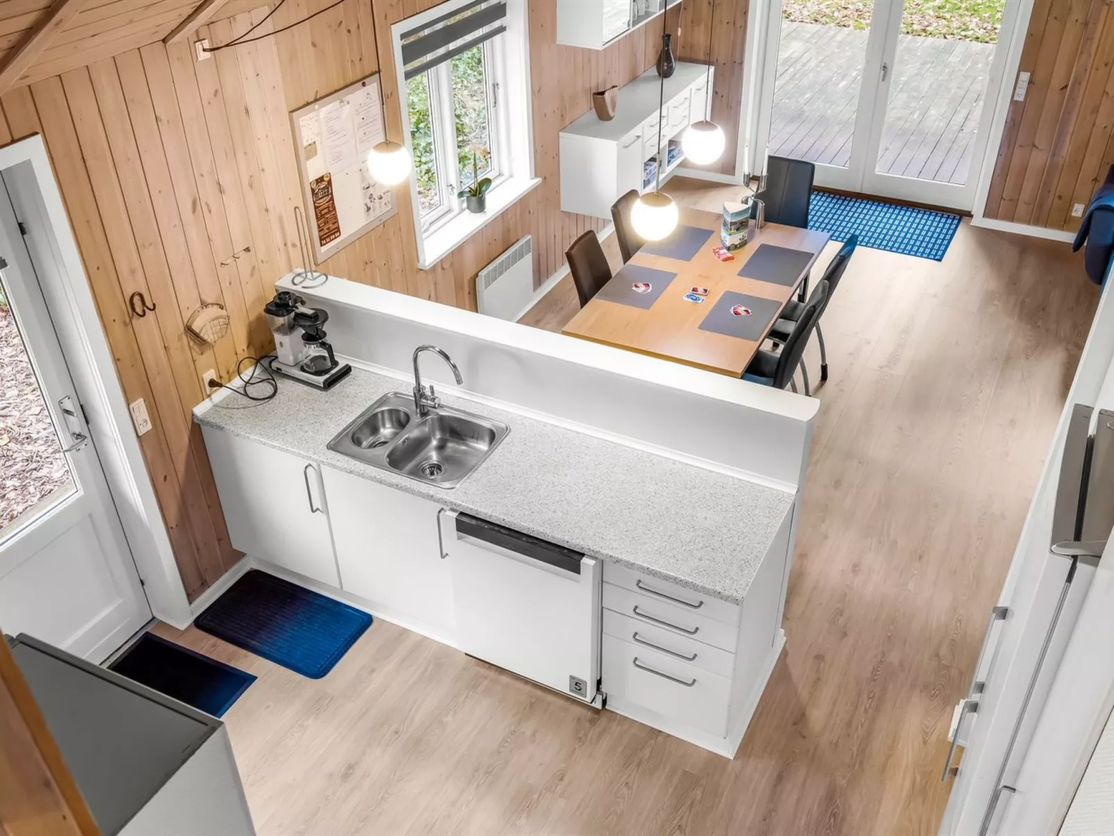 "Heina" - 25km from the sea - Binnen