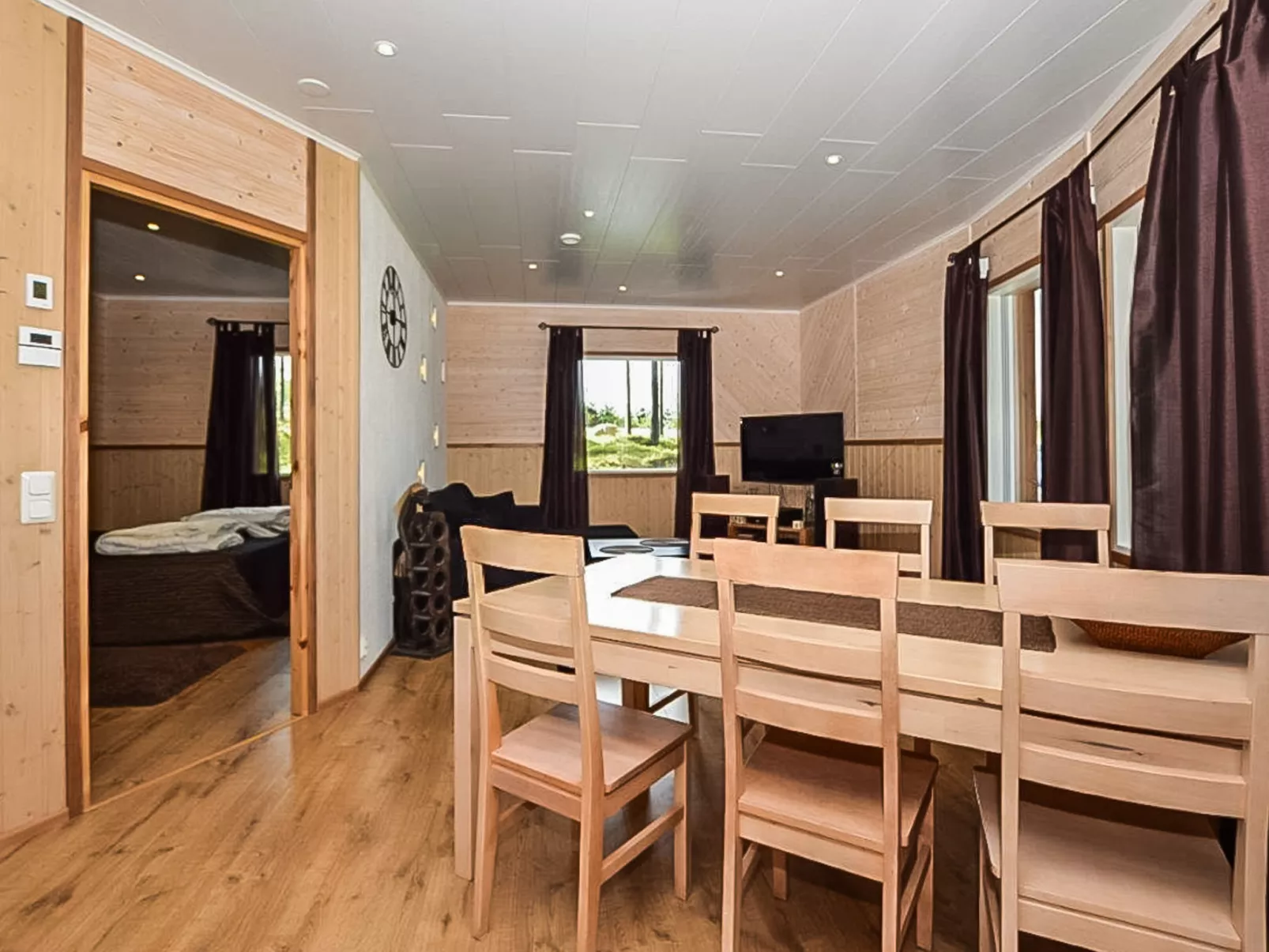 Lepovalkeinen - Binnen