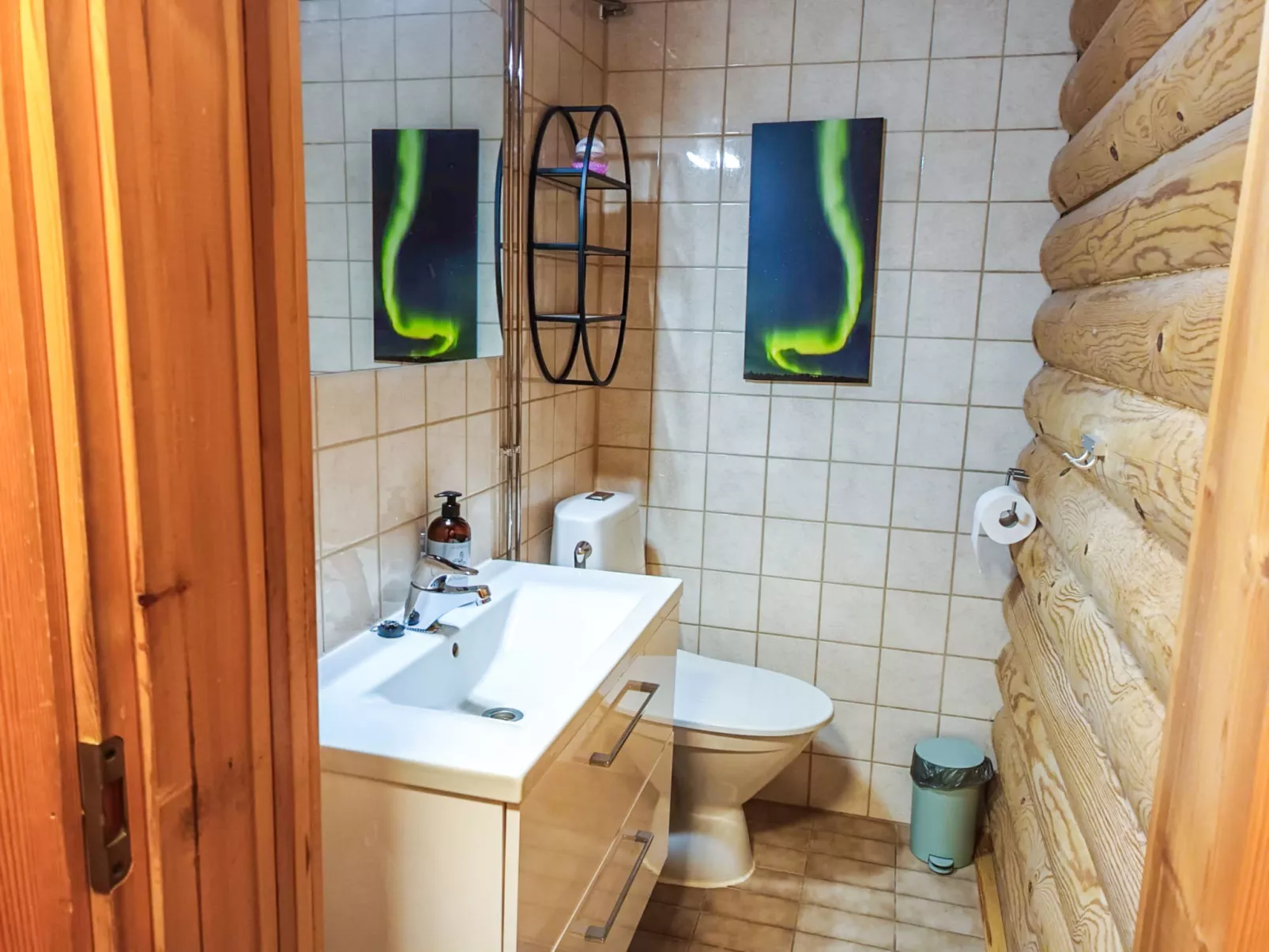 Varilan lomamajat nr2 - Binnen