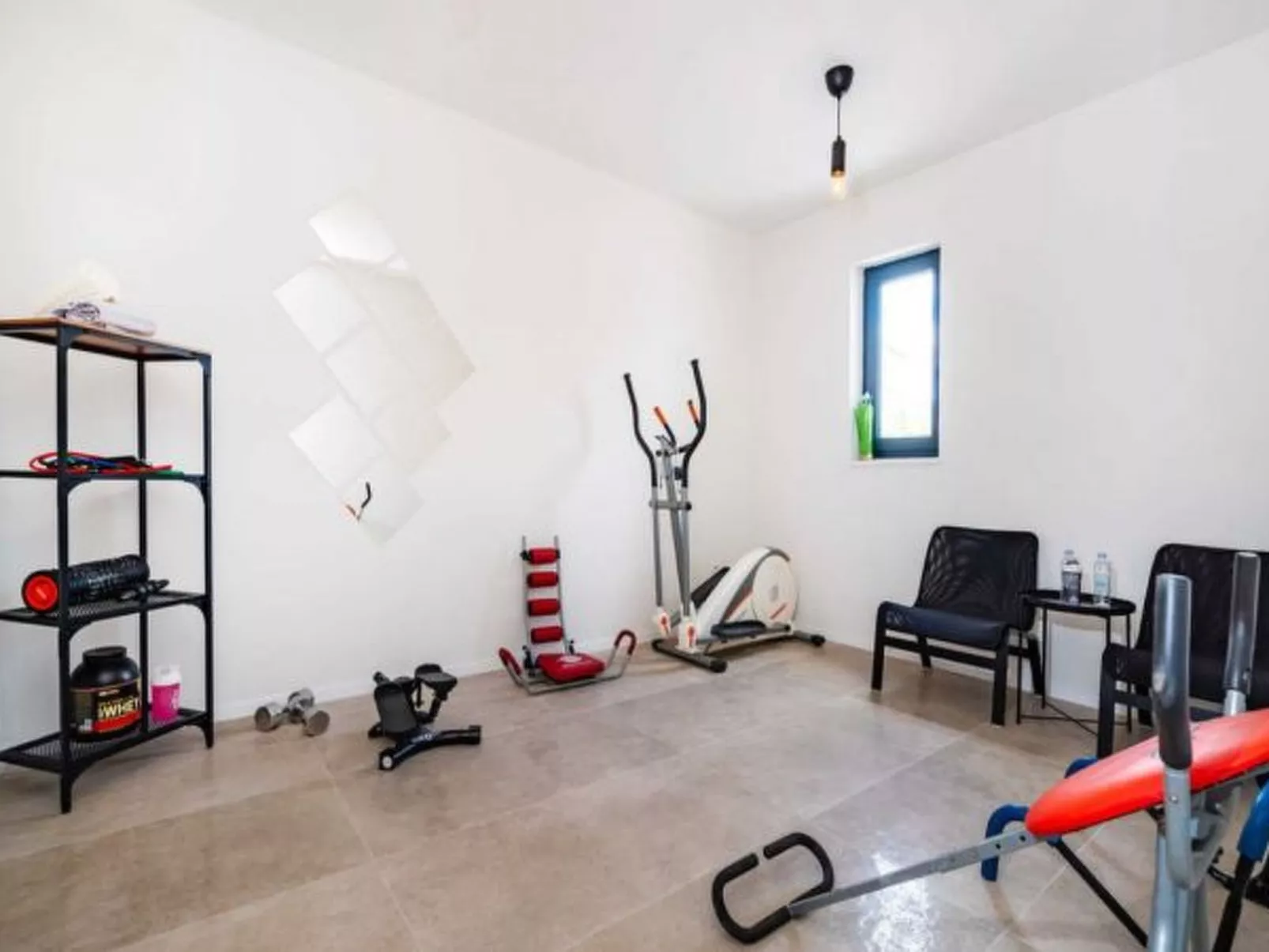 Villa Magale with a pool - Image-tags.info