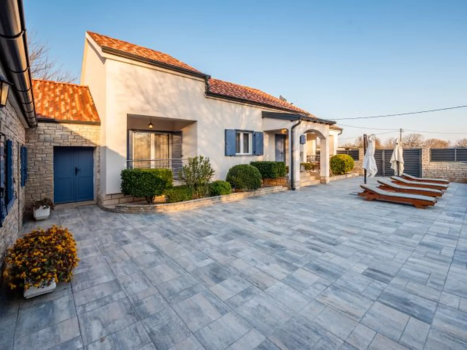 Villa Niko with heated pool - Image-tags.info