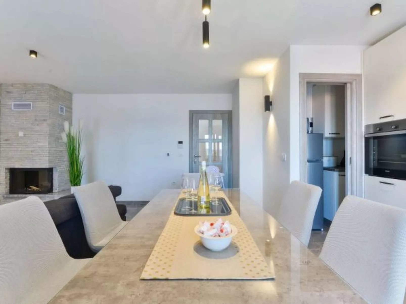 Modern Villa Futura with pool - Binnen