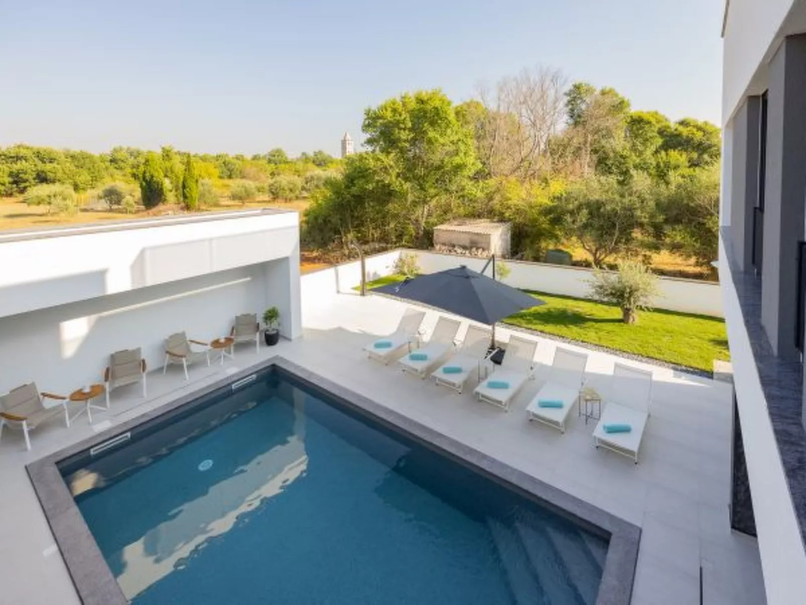 Villa Elena with two pools and spa - Image-tags.info