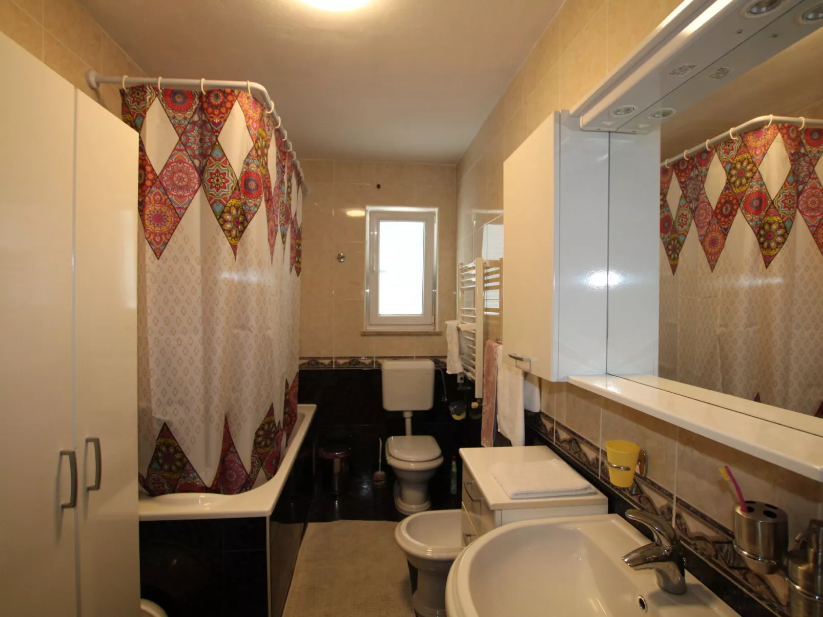 Apartment Julia Orange / HR-11080-01 - Image-tags.info