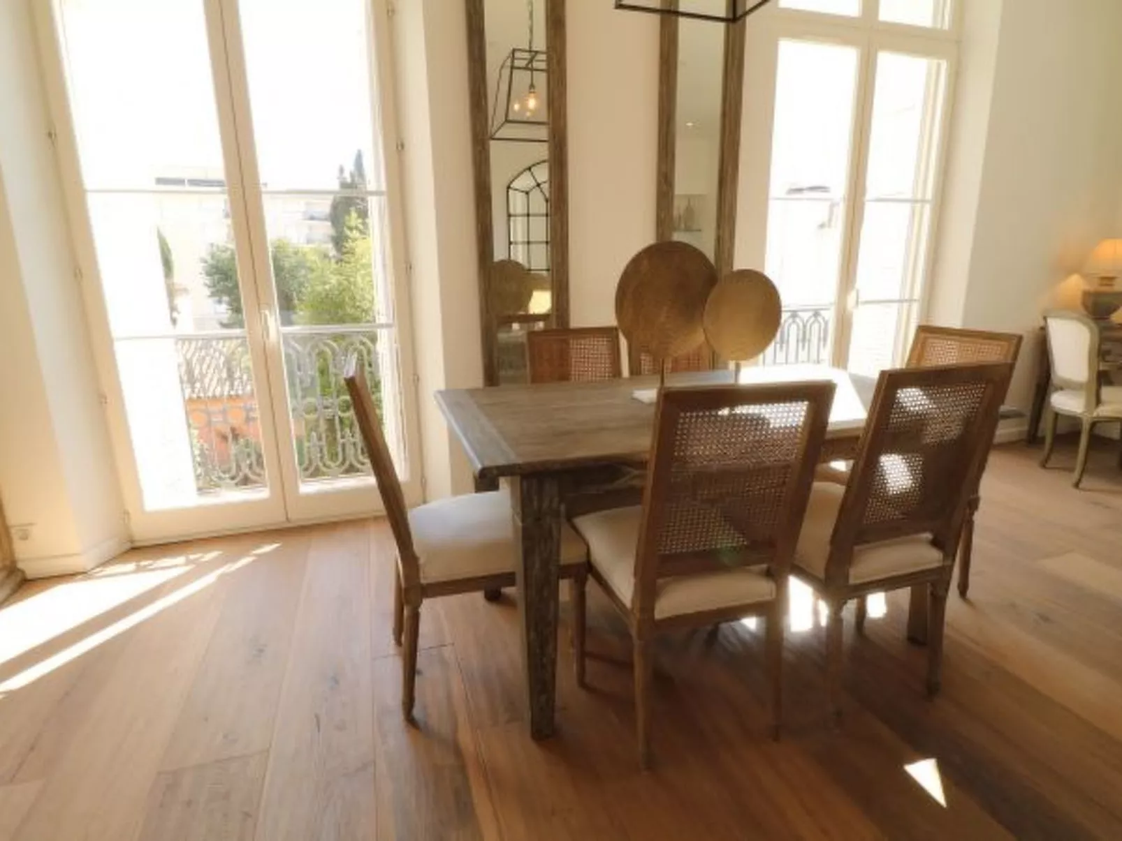 Beautiful 3 bedroom Carlton Canada 403 - Image-tags.info