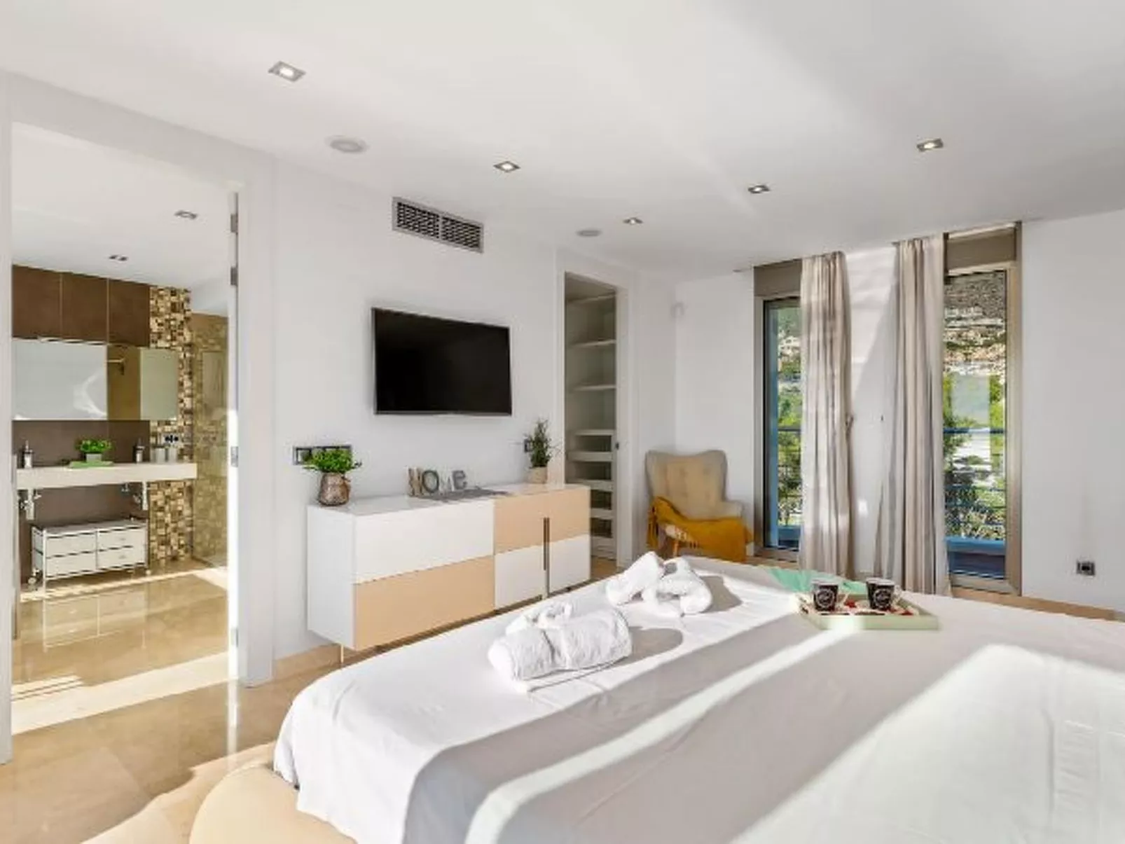 Villa Campomanes - PlusHolidays - Image-tags.info