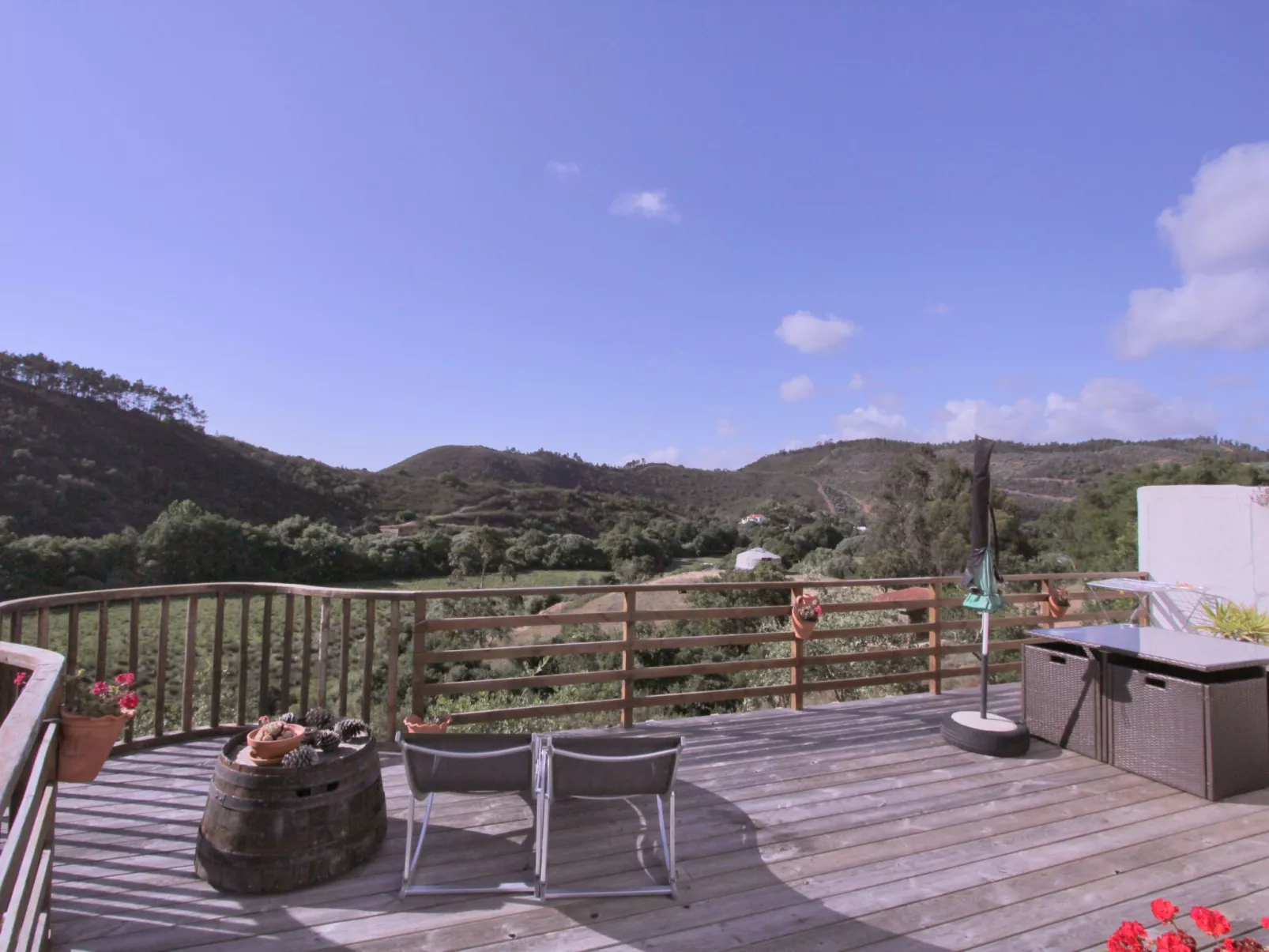 "The Natural Elements" - Buiten