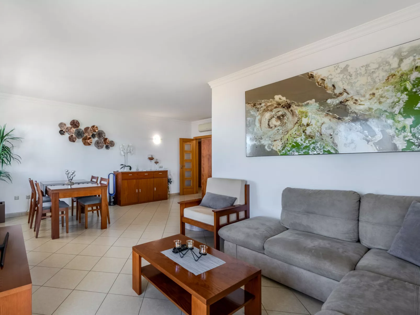 Cristina Inn - Binnen