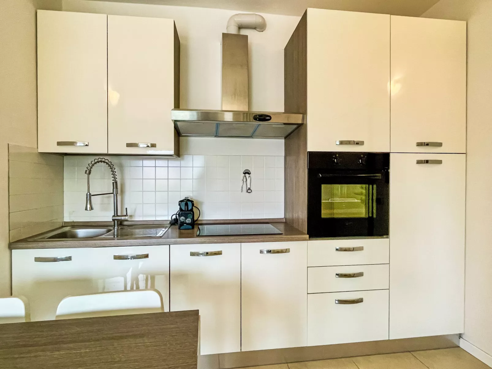 Sole e Fiori - Binnen