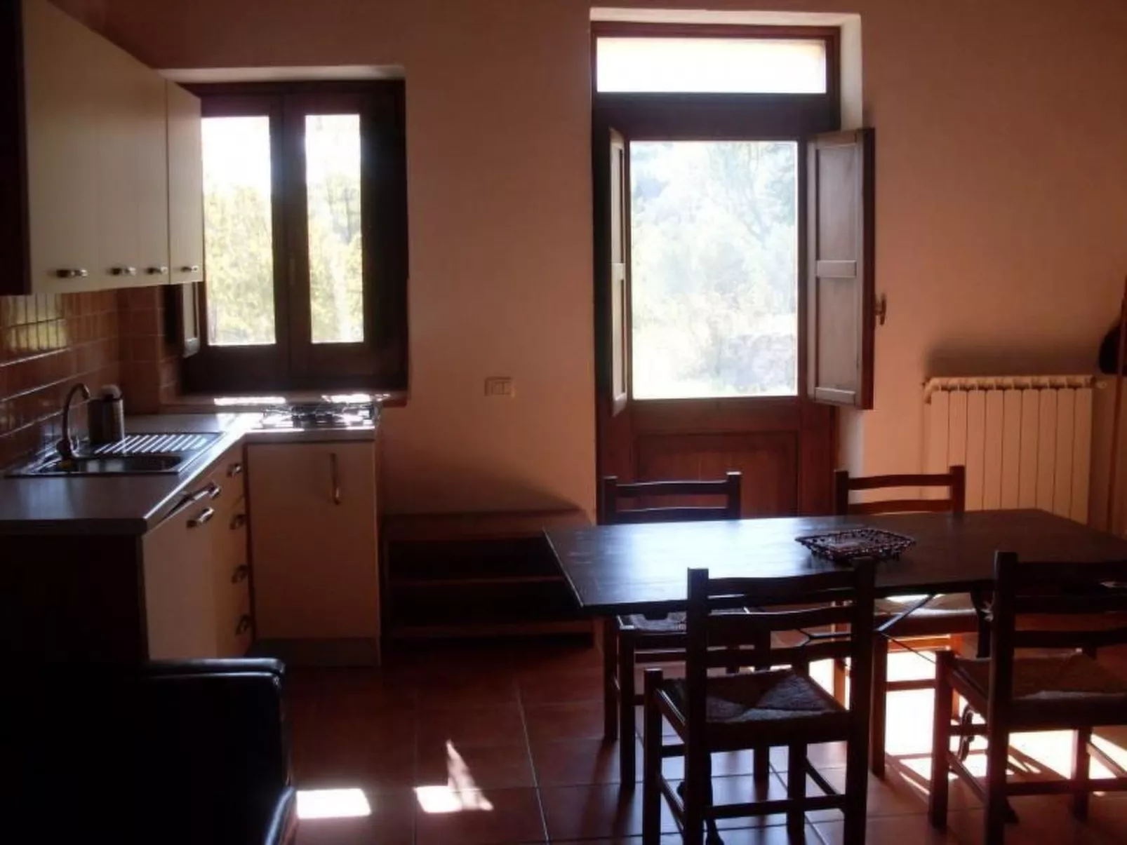 Tolles Reihenhaus im Olivenhain - Binnen