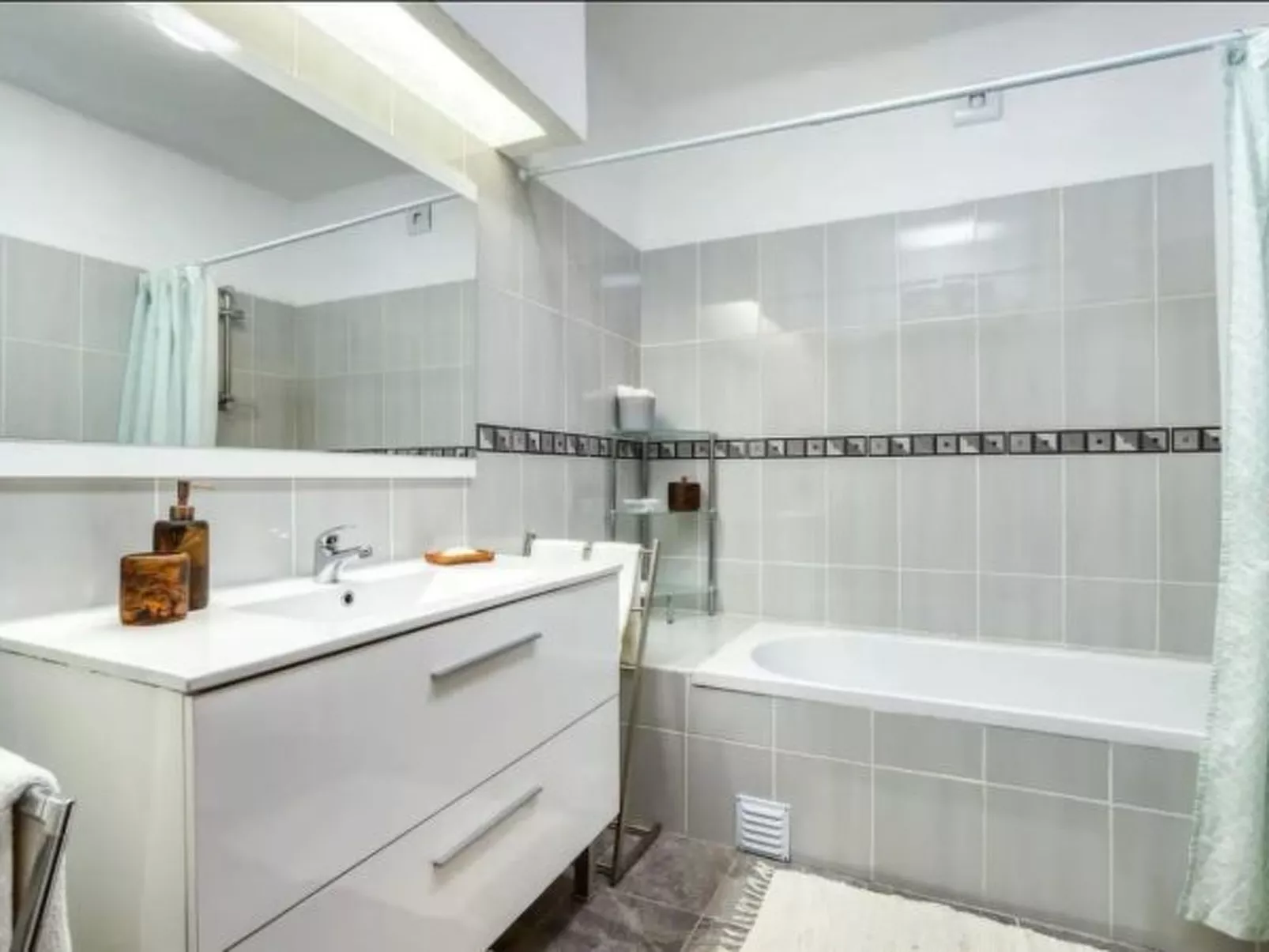 CARVOEIRO POOL HOUSE by VACATIONY - Binnen