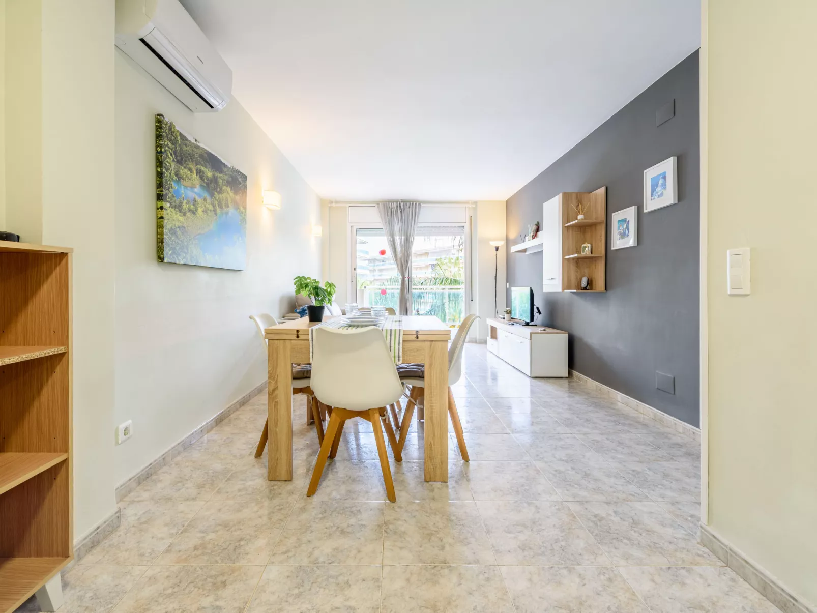 Village Park - Binnen