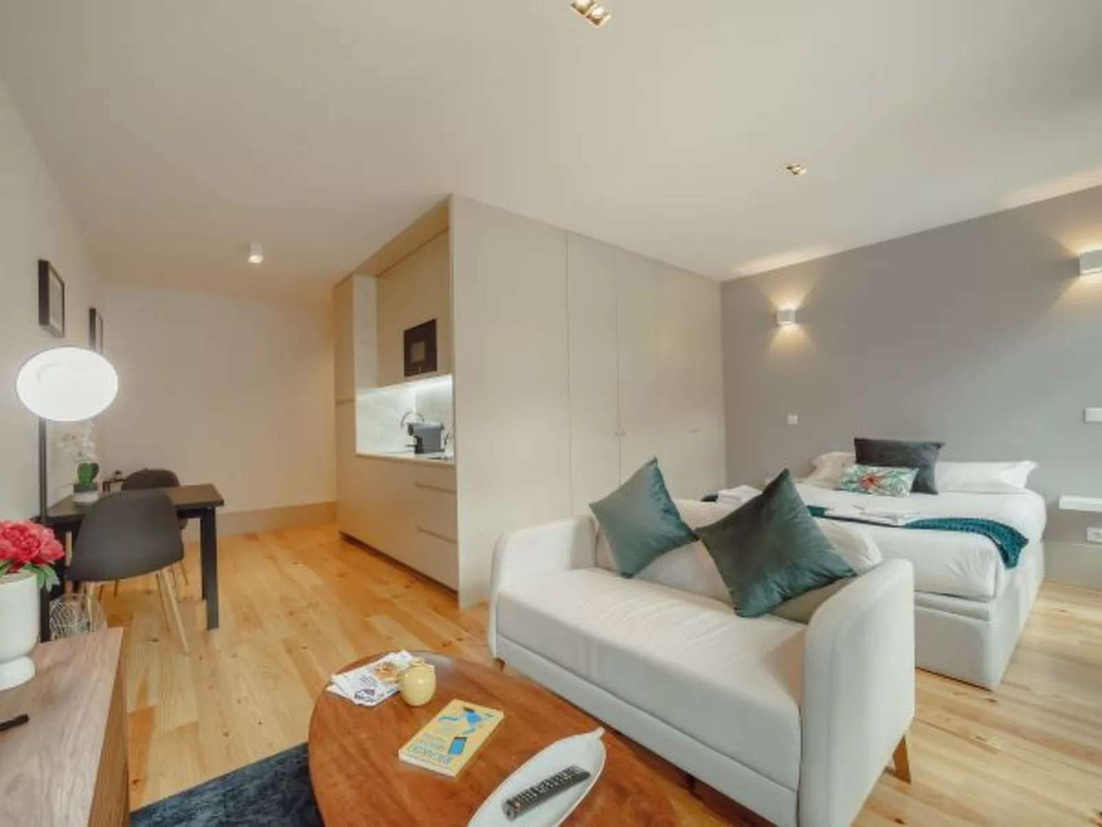 LEGACY OPORTO DESIGN APARTMENT F by VACATIONY - Binnen