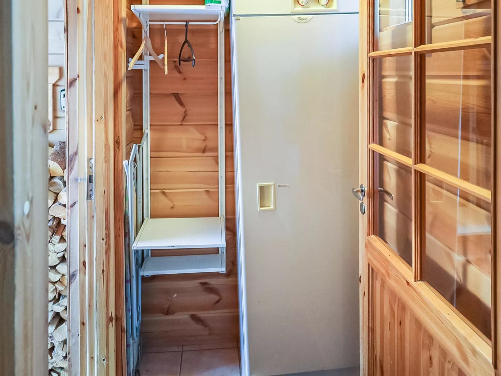 Joutsenlaulu - Binnen