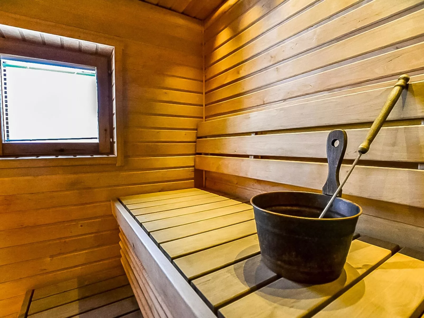 Laattaja mökki - Binnen