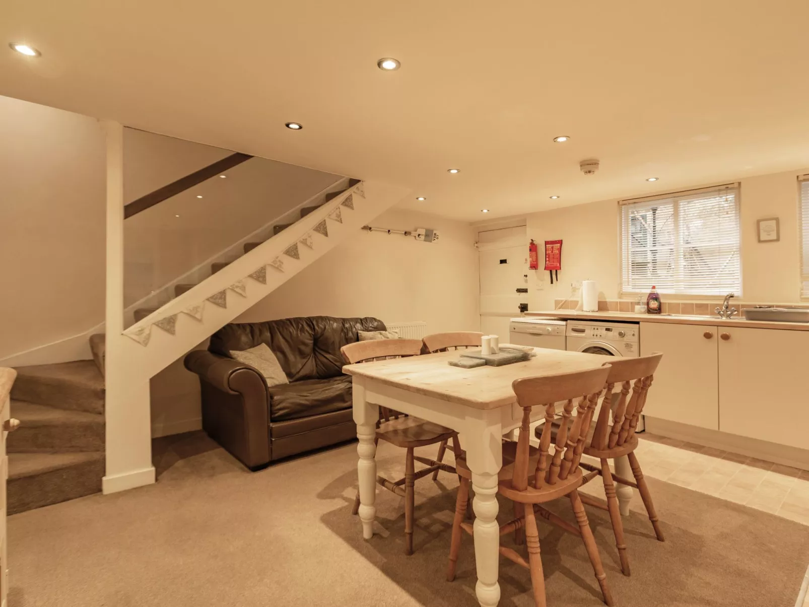 Robins Nest - Binnen