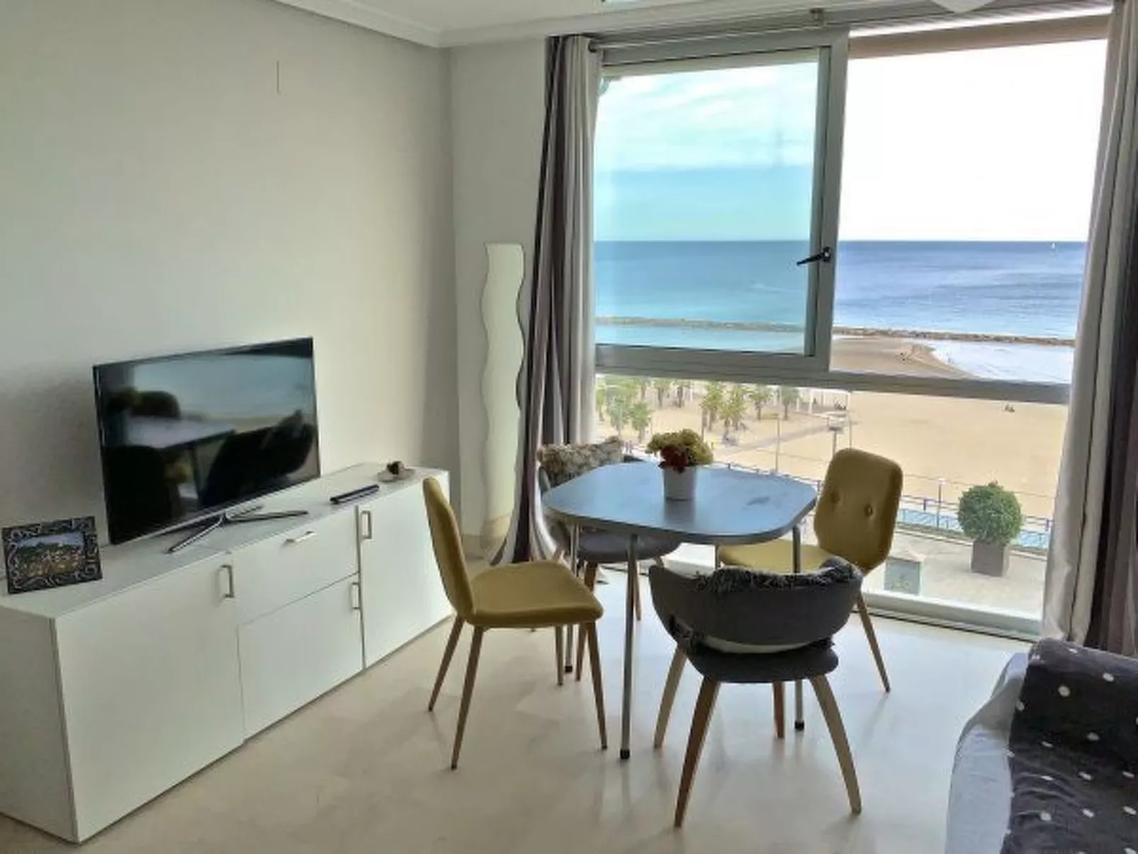 APARTAMENTO PLAYA POSTIGUET - Binnen